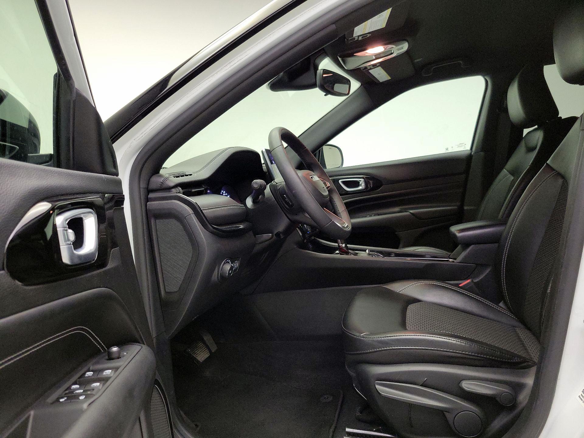 Thumbnail: 2023 Jeep Compass - 11