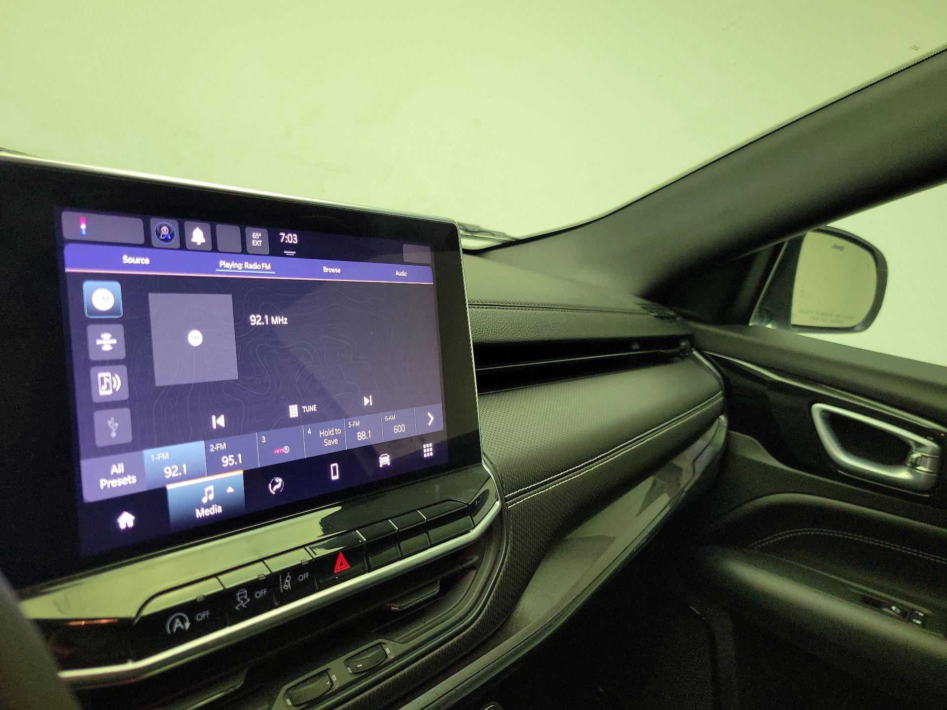 Thumbnail: 2023 Jeep Compass - 15