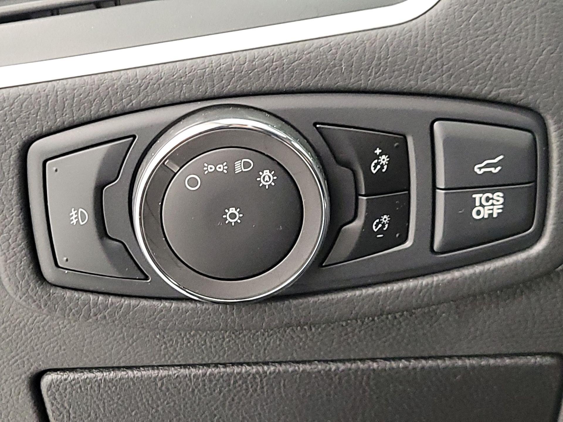 Thumbnail: 2023 Ford Edge - 13