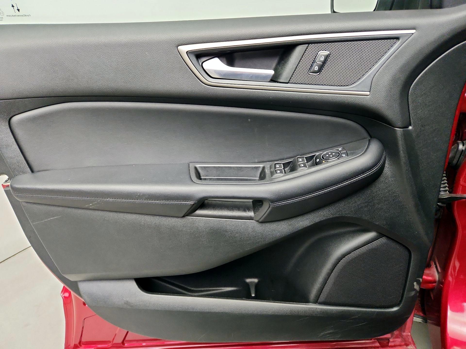 Thumbnail: 2022 Ford Edge - 12