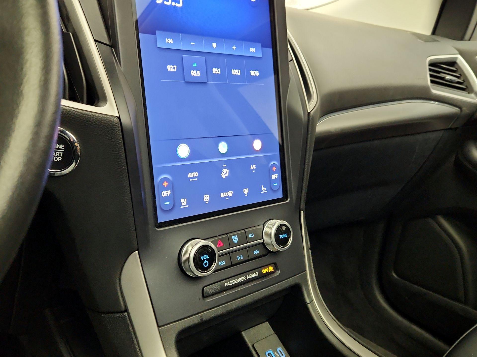 Thumbnail: 2022 Ford Edge - 16