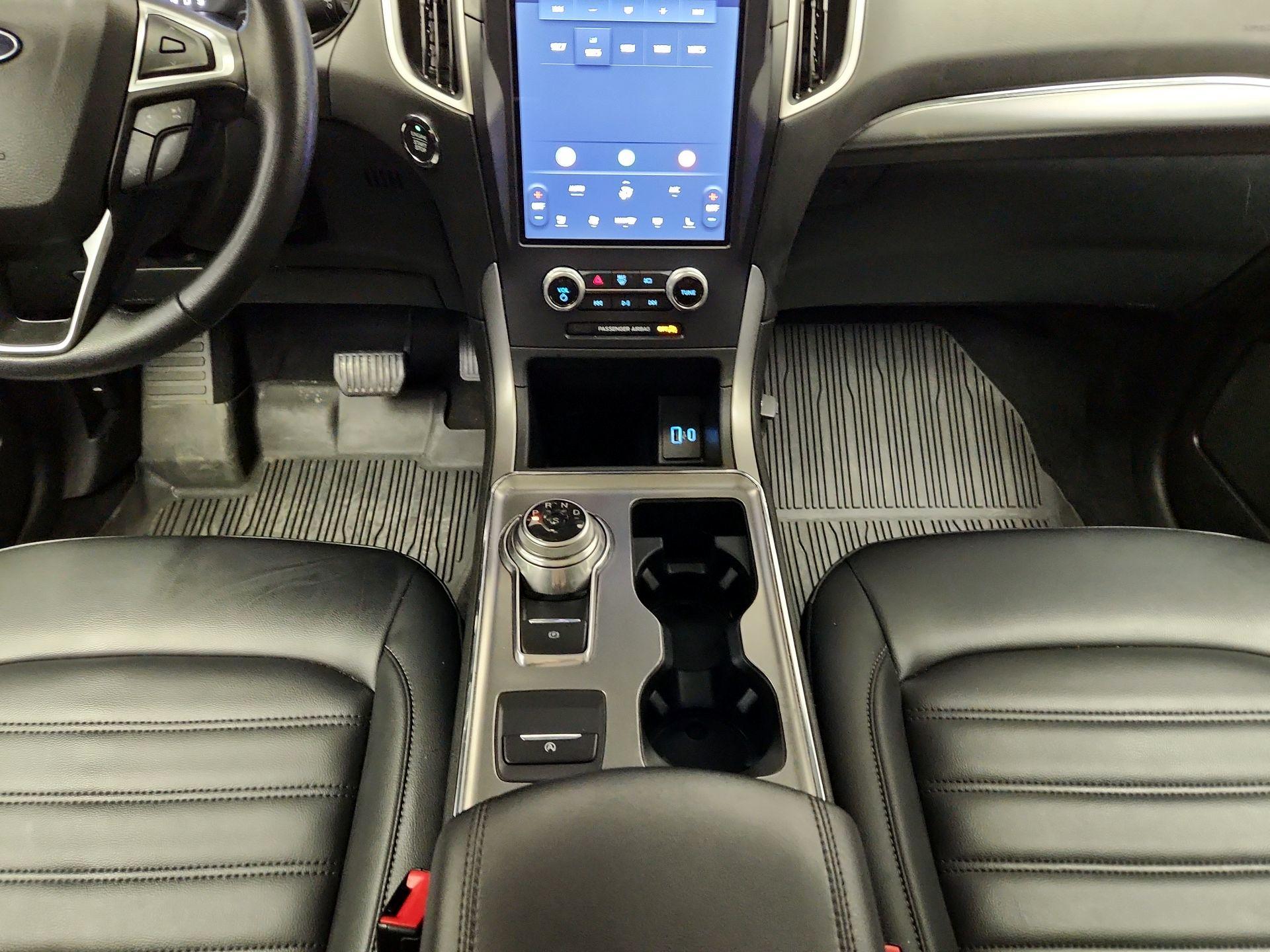 Thumbnail: 2022 Ford Edge - 17