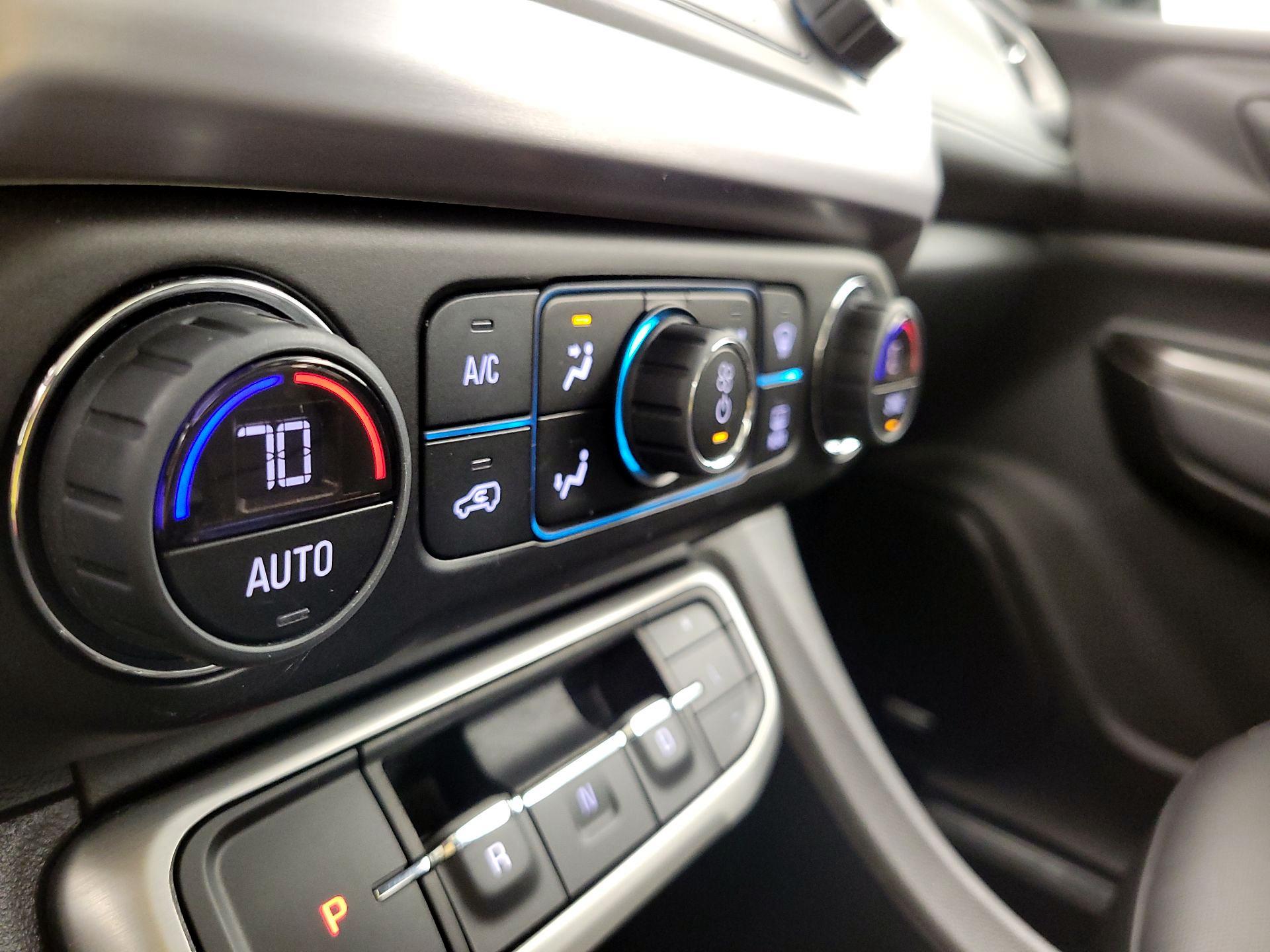 Thumbnail: 2023 GMC Acadia - 17