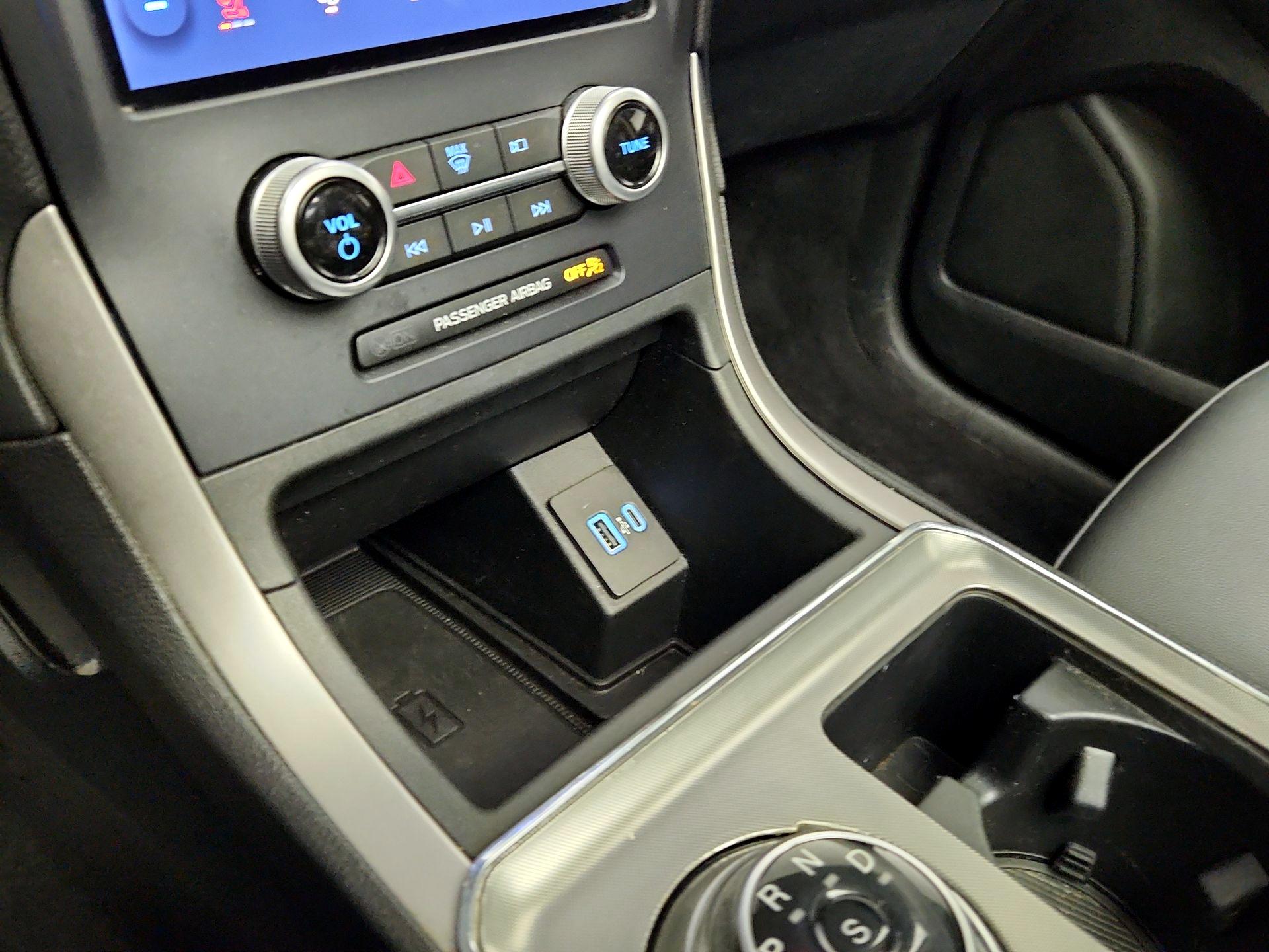 Thumbnail: 2022 Ford Edge - 19