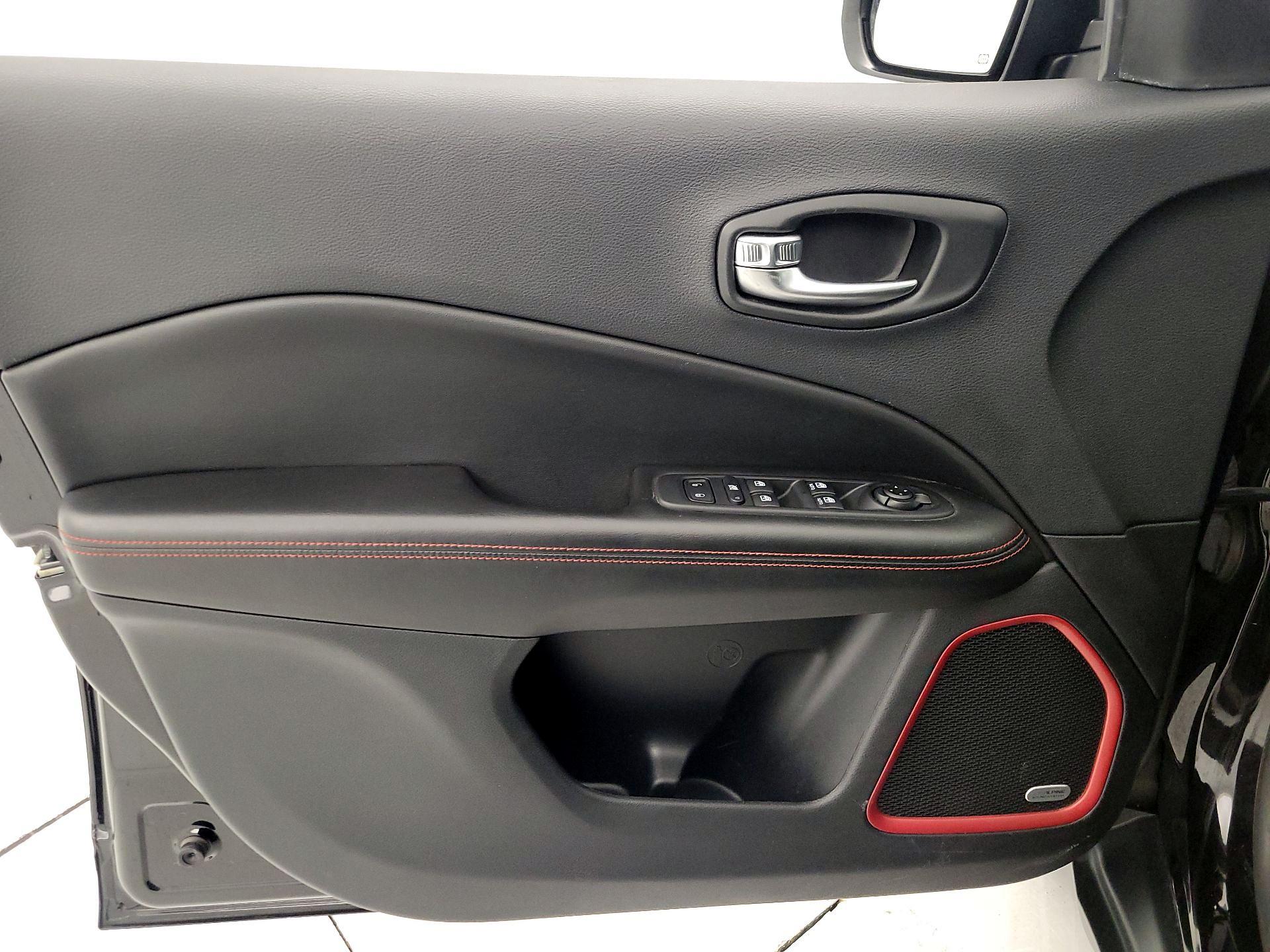 Thumbnail: 2021 Jeep Compass - 12