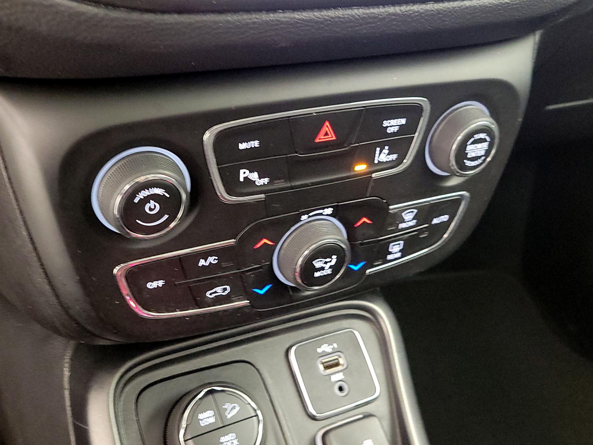 Thumbnail: 2021 Jeep Compass - 16