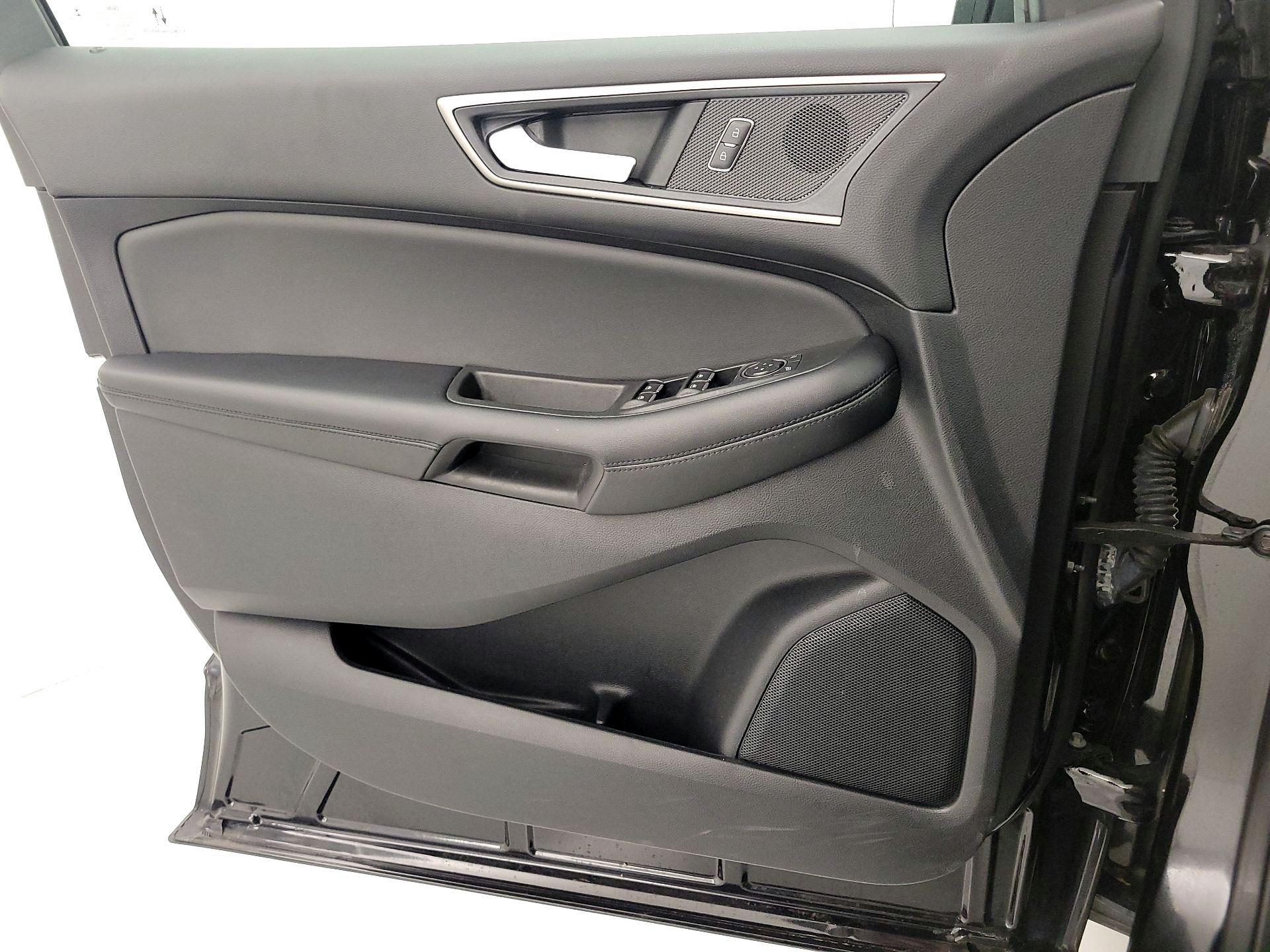 Thumbnail: 2022 Ford Edge - 12