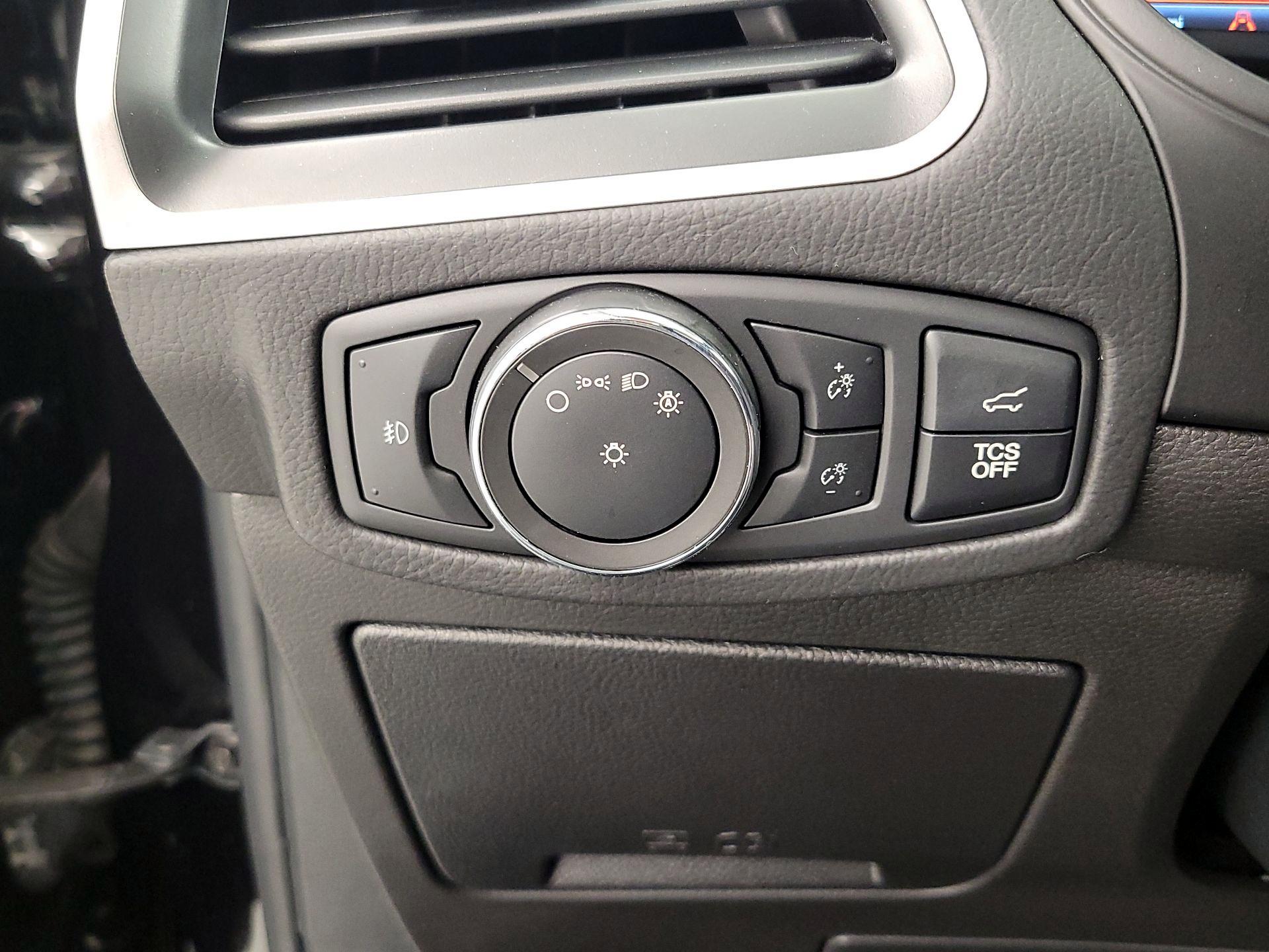 Thumbnail: 2022 Ford Edge - 13