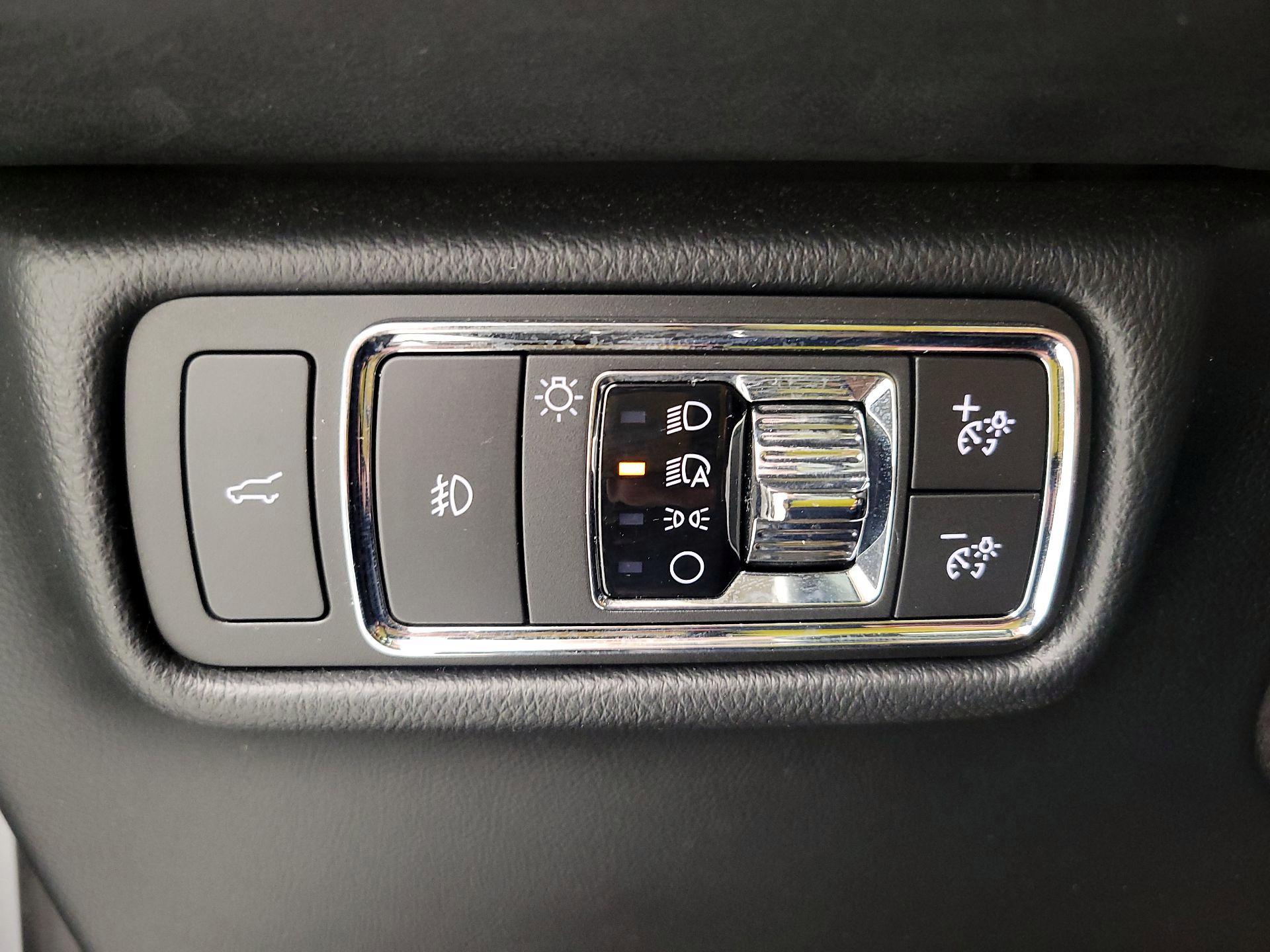 Thumbnail: 2020 Lincoln Aviator - 13