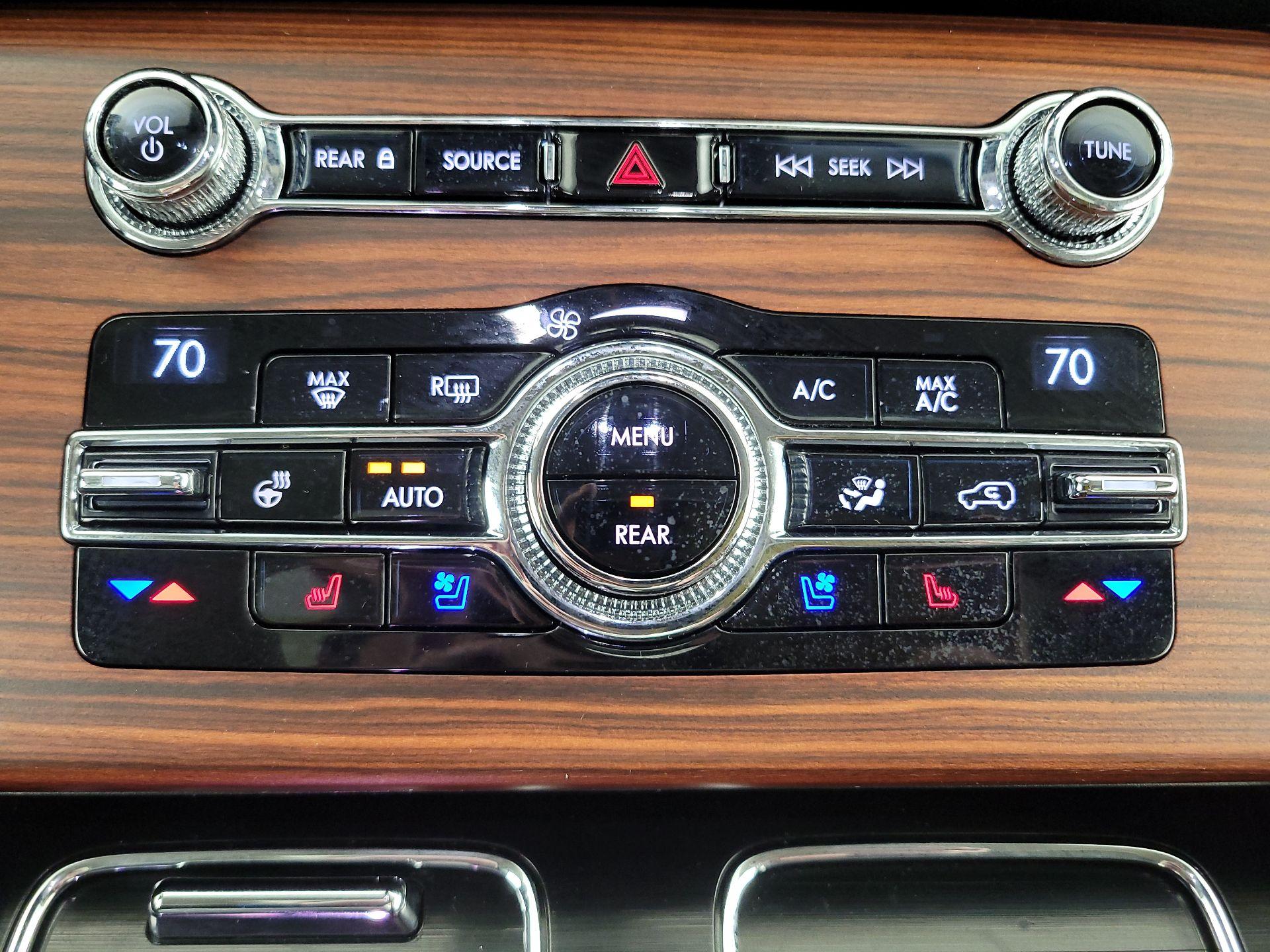 Thumbnail: 2020 Lincoln Aviator - 17