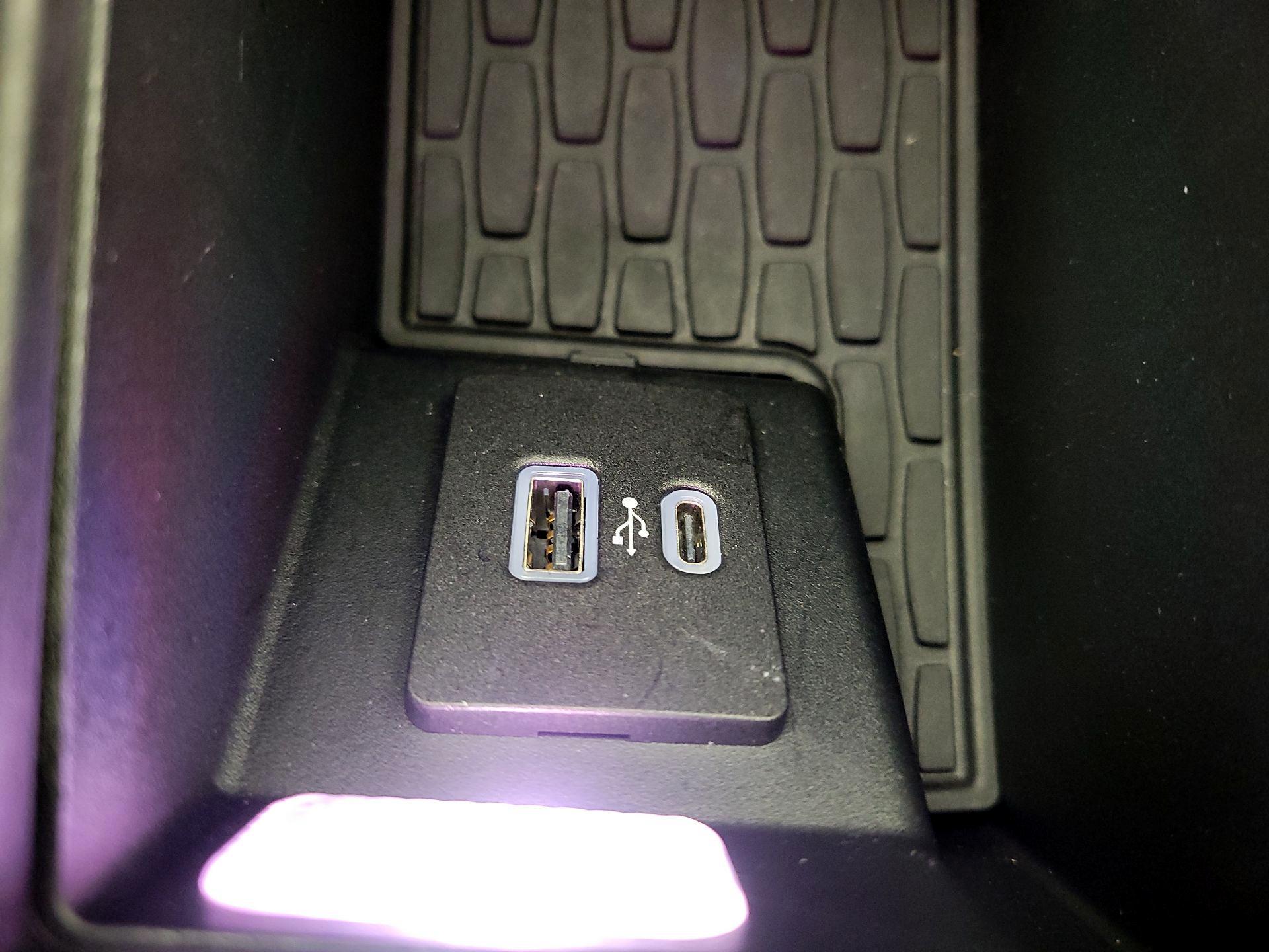 Thumbnail: 2020 Lincoln Aviator - 19