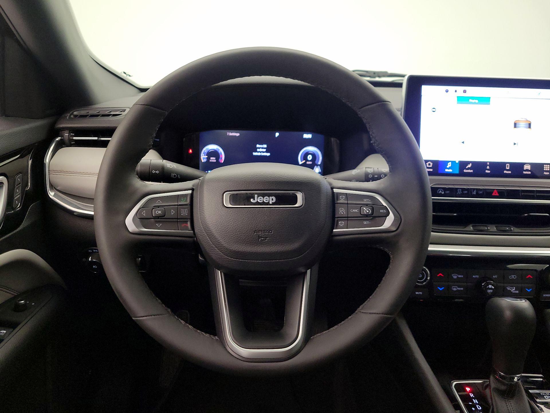 Thumbnail: 2023 Jeep Compass - 10