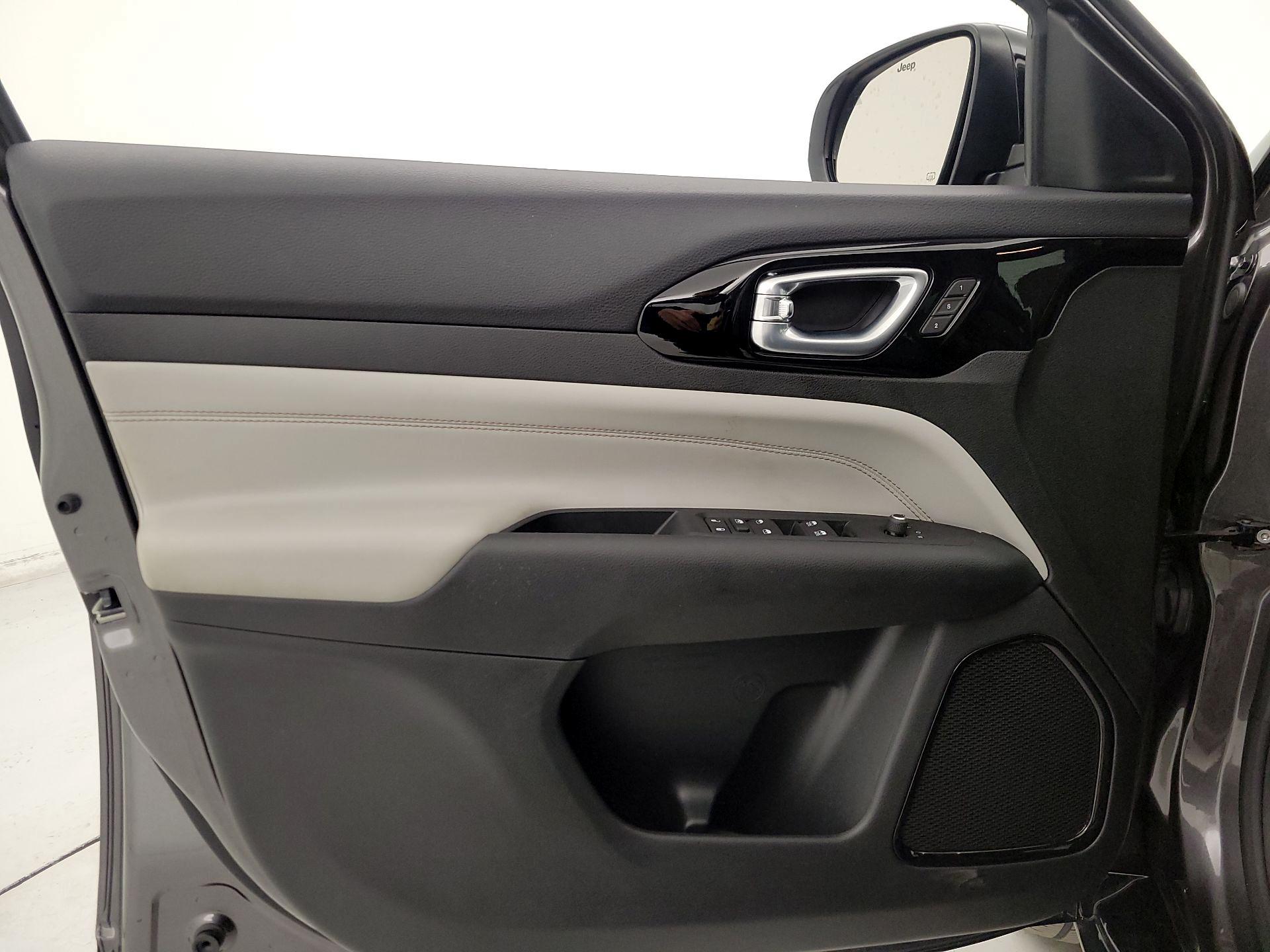 Thumbnail: 2023 Jeep Compass - 12