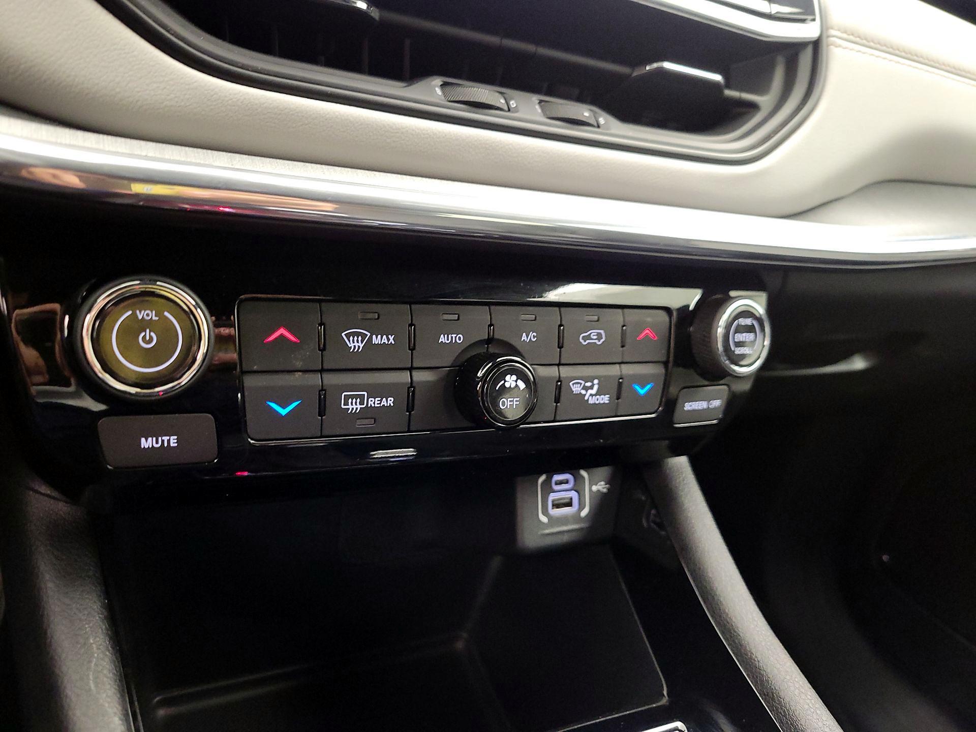 Thumbnail: 2023 Jeep Compass - 17