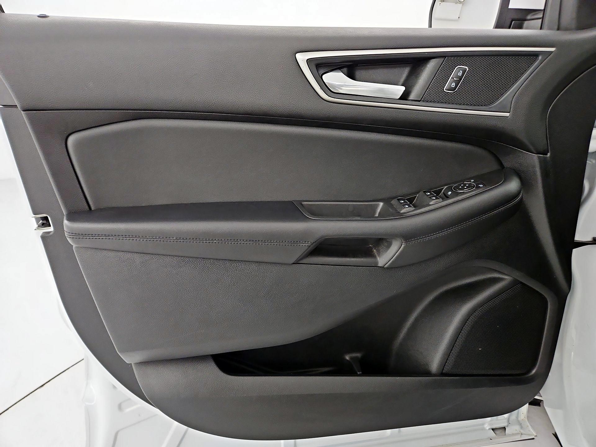 Thumbnail: 2022 Ford Edge - 12