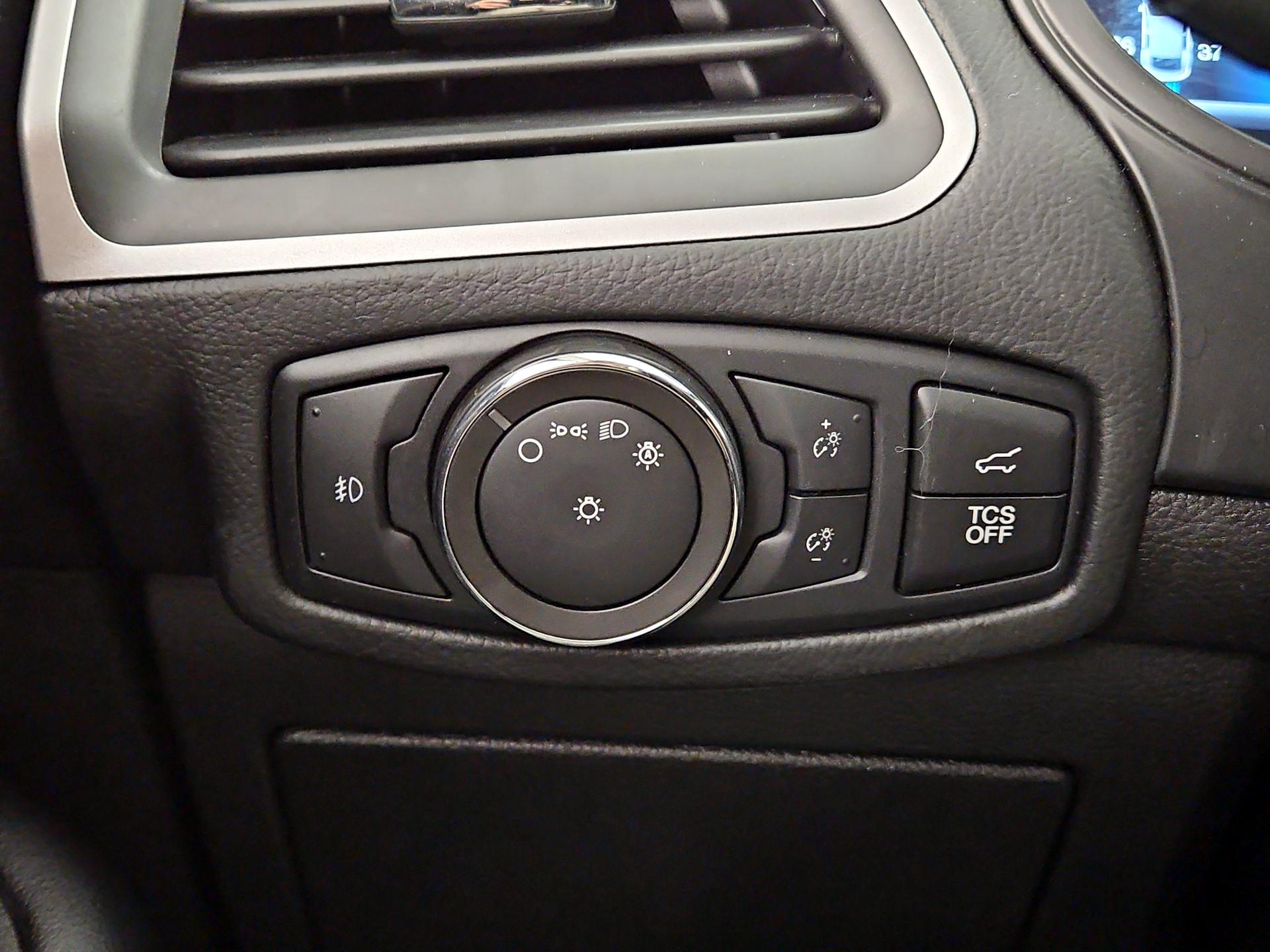 Thumbnail: 2022 Ford Edge - 13