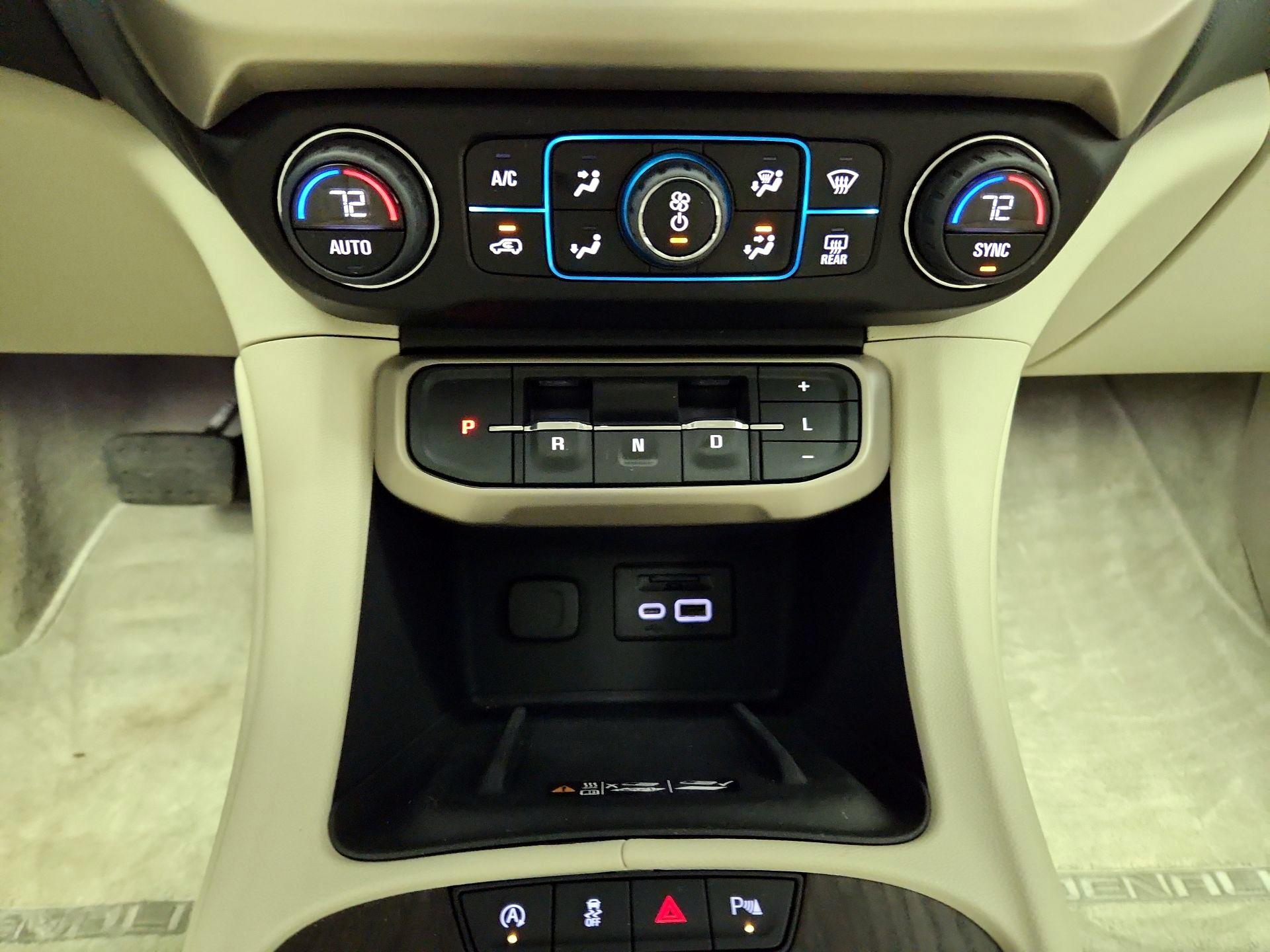 Thumbnail: 2023 GMC Acadia - 18