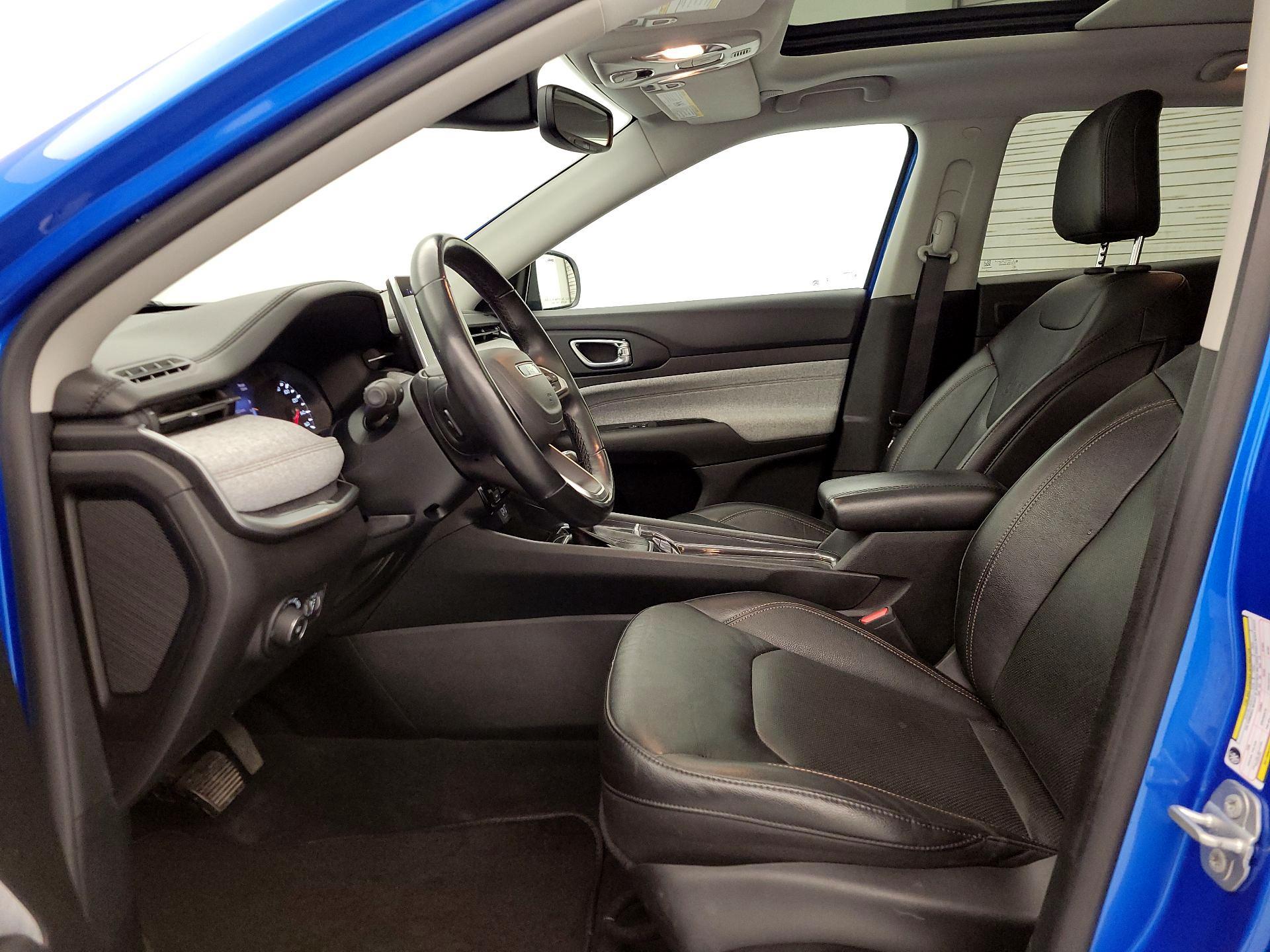 Thumbnail: 2022 Jeep Compass - 11