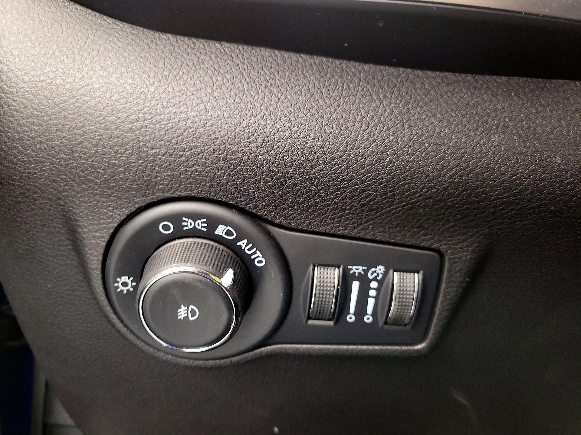 Thumbnail: 2022 Jeep Compass - 13