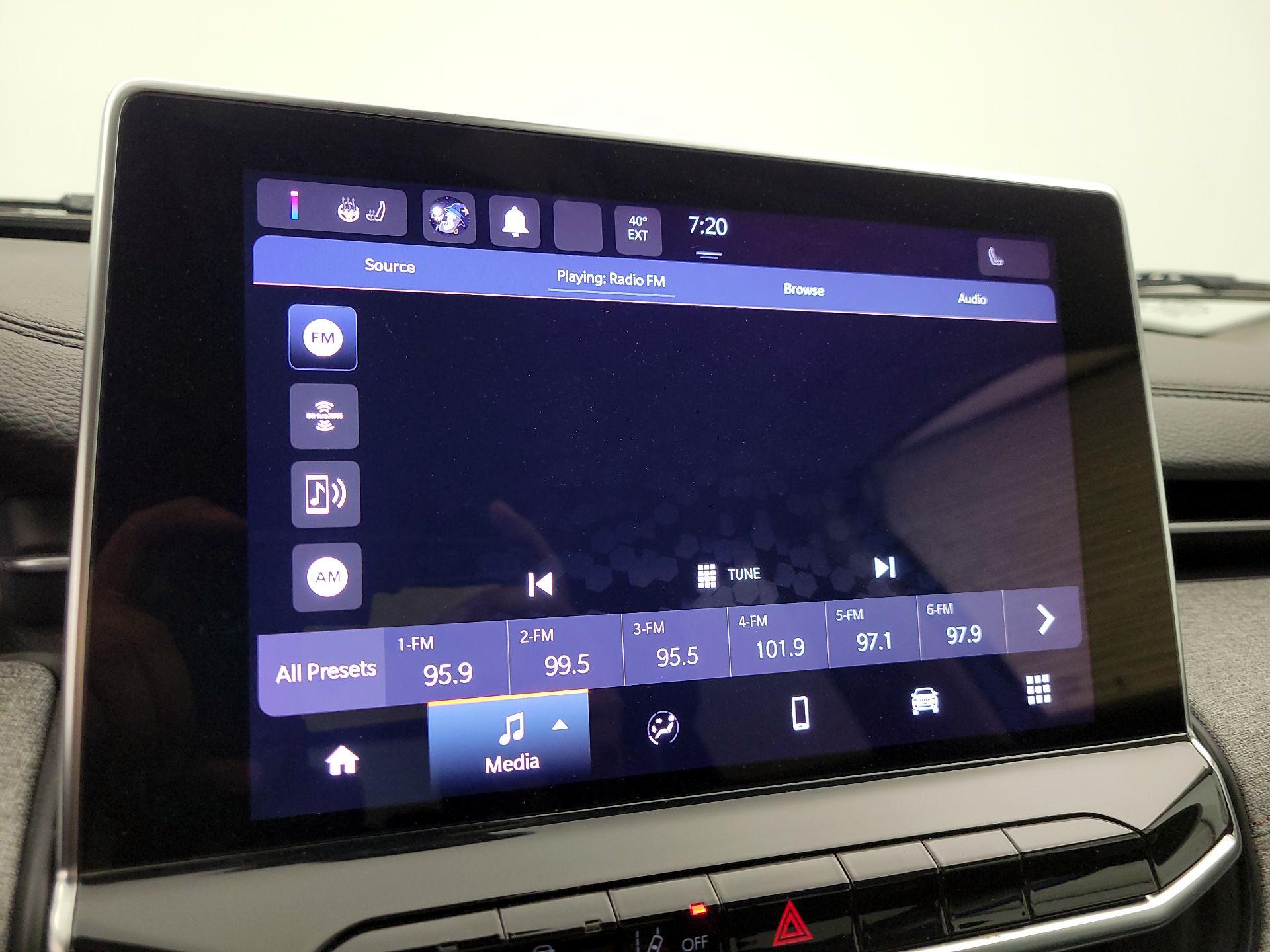 Thumbnail: 2022 Jeep Compass - 15