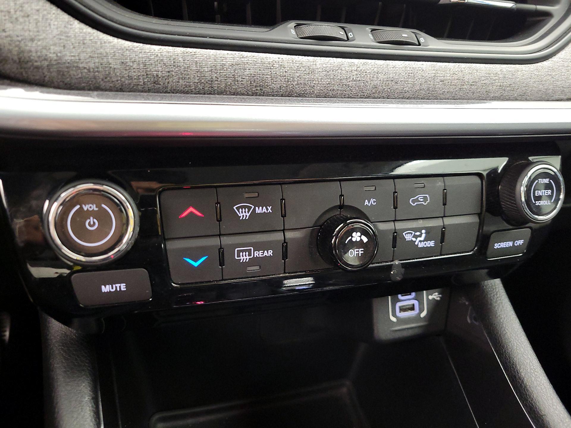 Thumbnail: 2022 Jeep Compass - 16