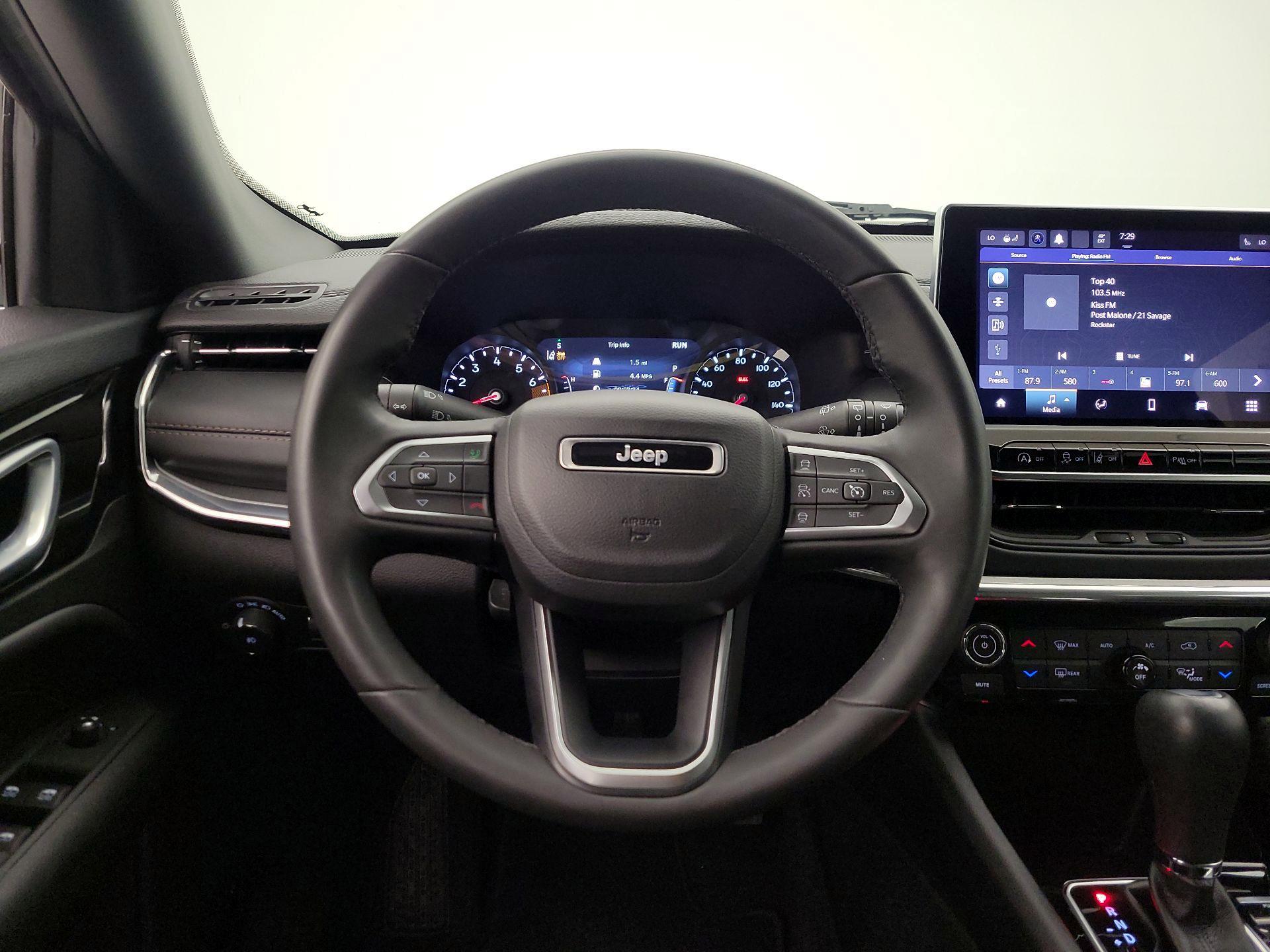 Thumbnail: 2023 Jeep Compass - 10