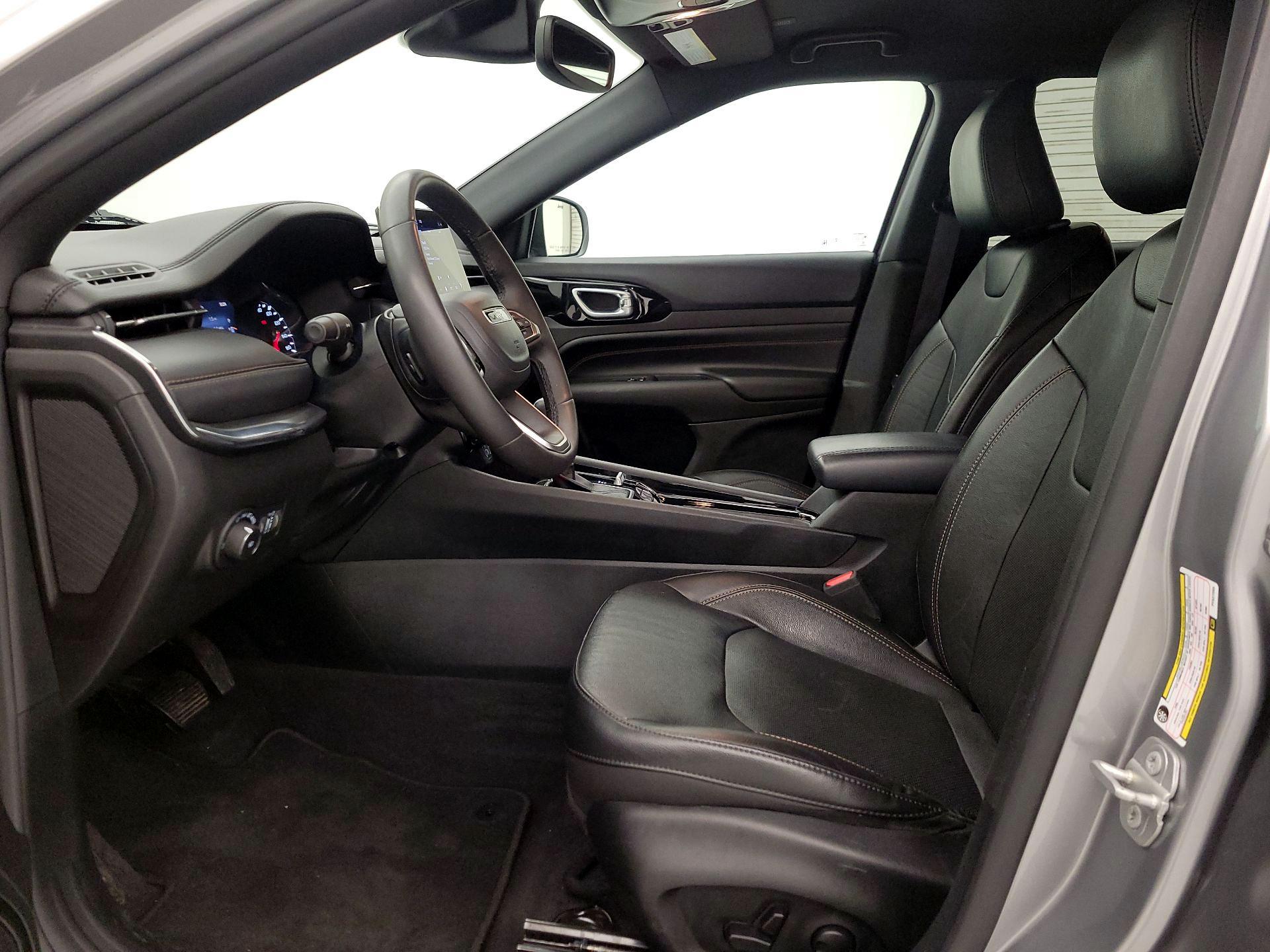 Thumbnail: 2023 Jeep Compass - 11