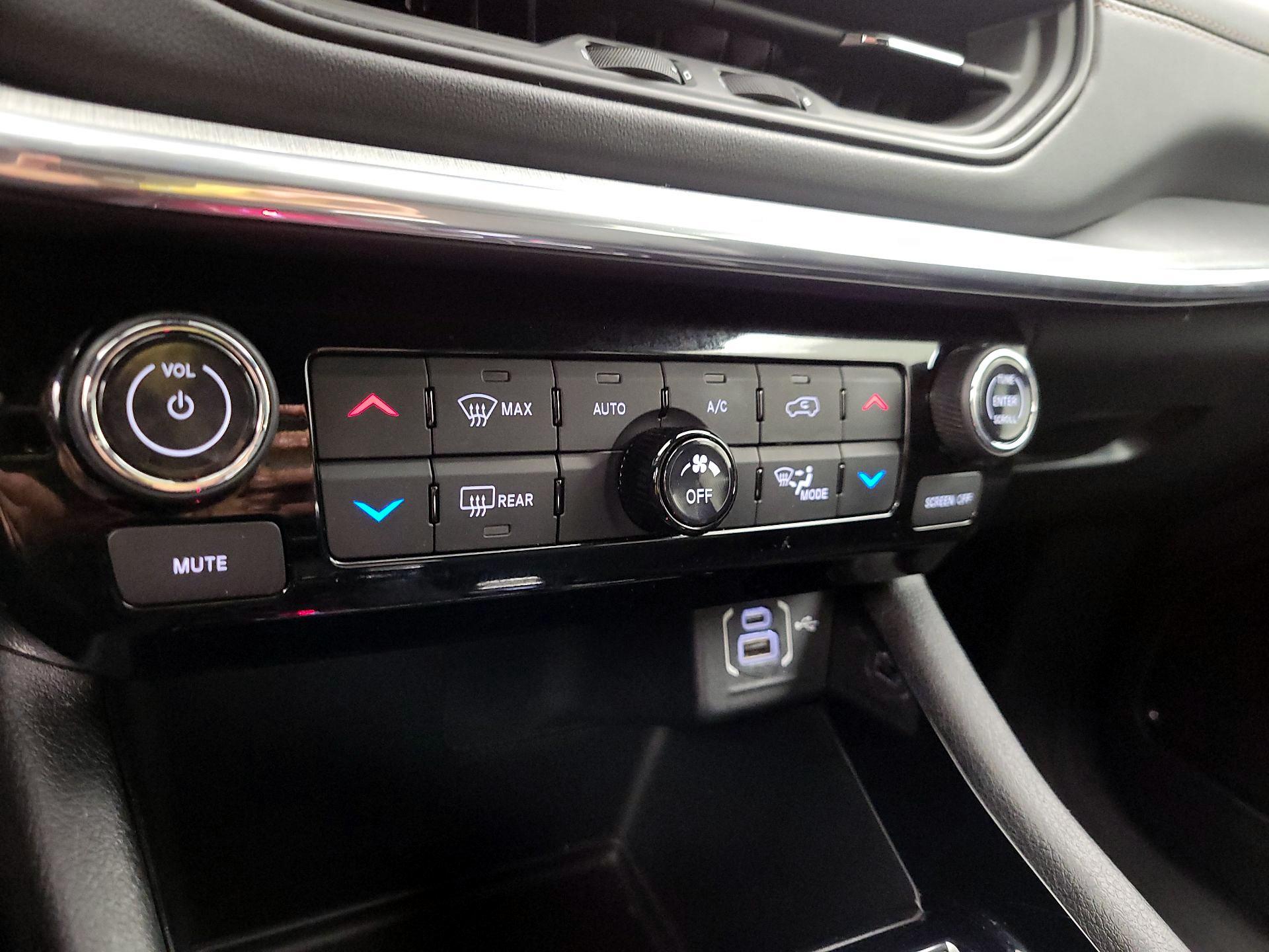 Thumbnail: 2023 Jeep Compass - 16