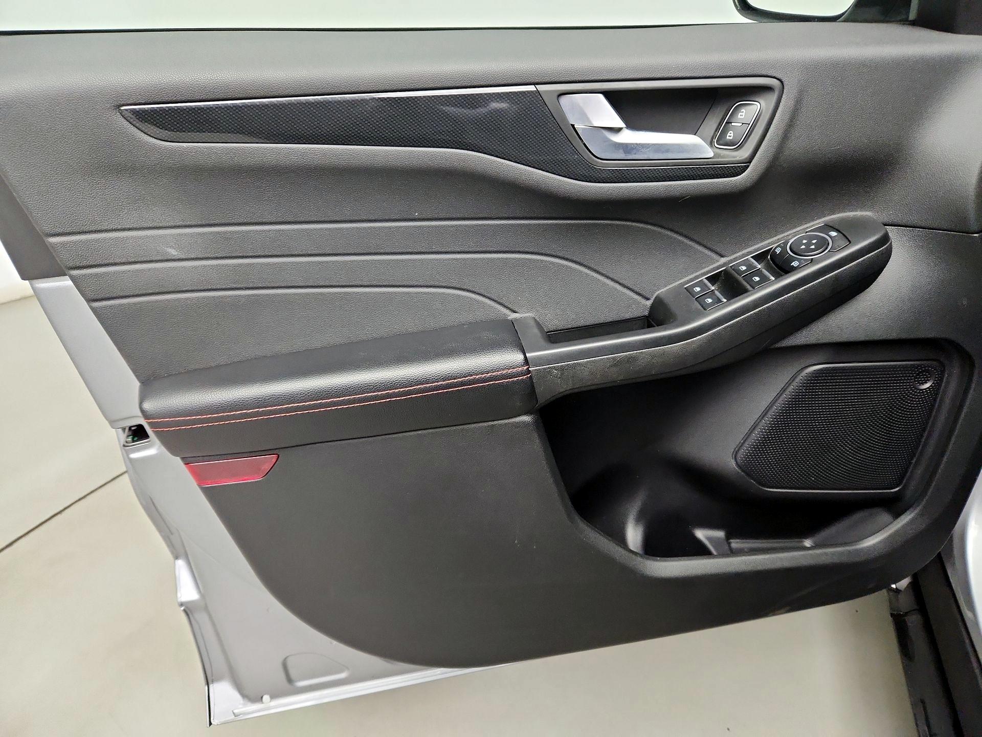 Thumbnail: 2023 Ford Escape - 12