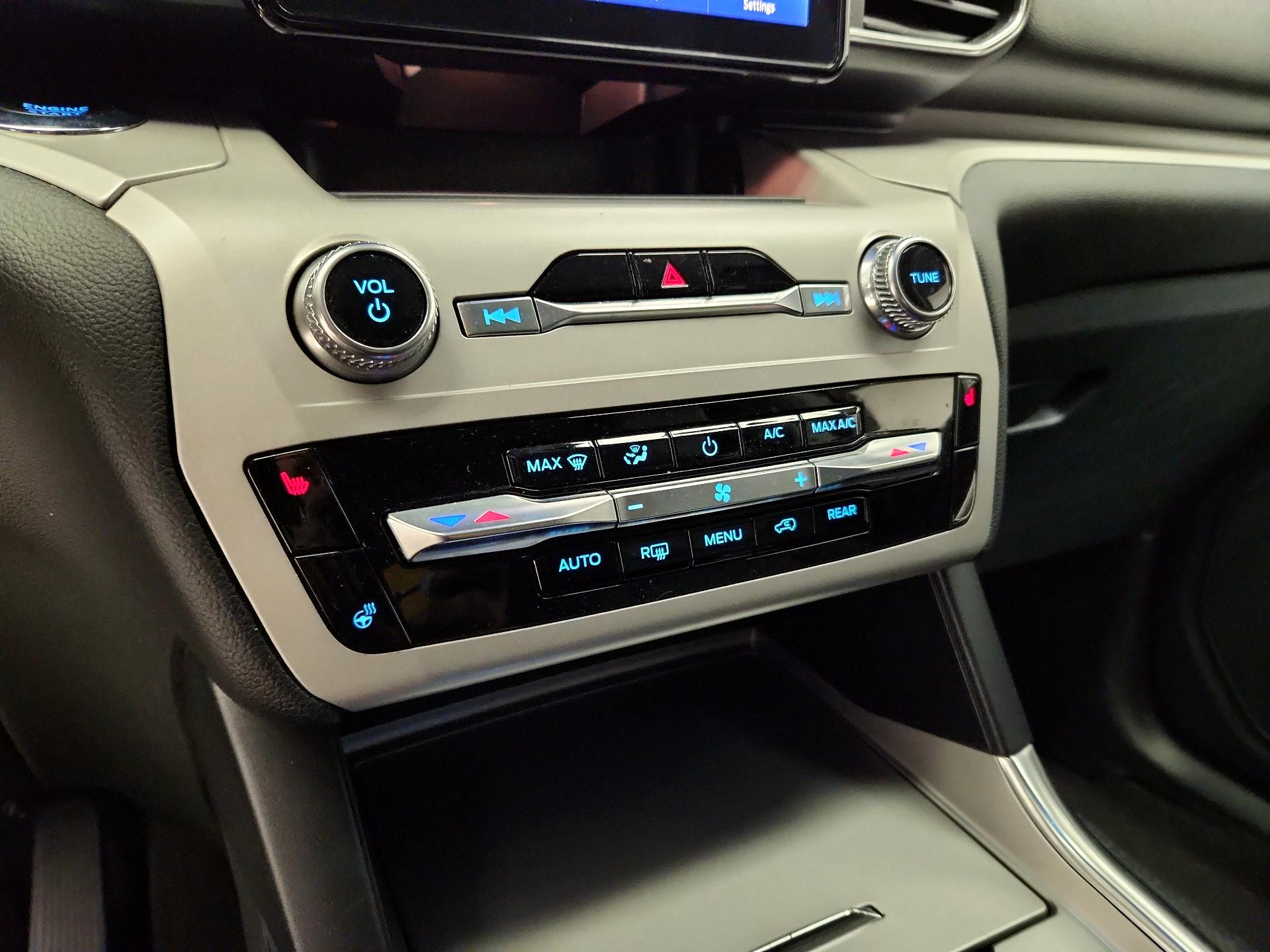 Thumbnail: 2023 Ford Explorer - 16