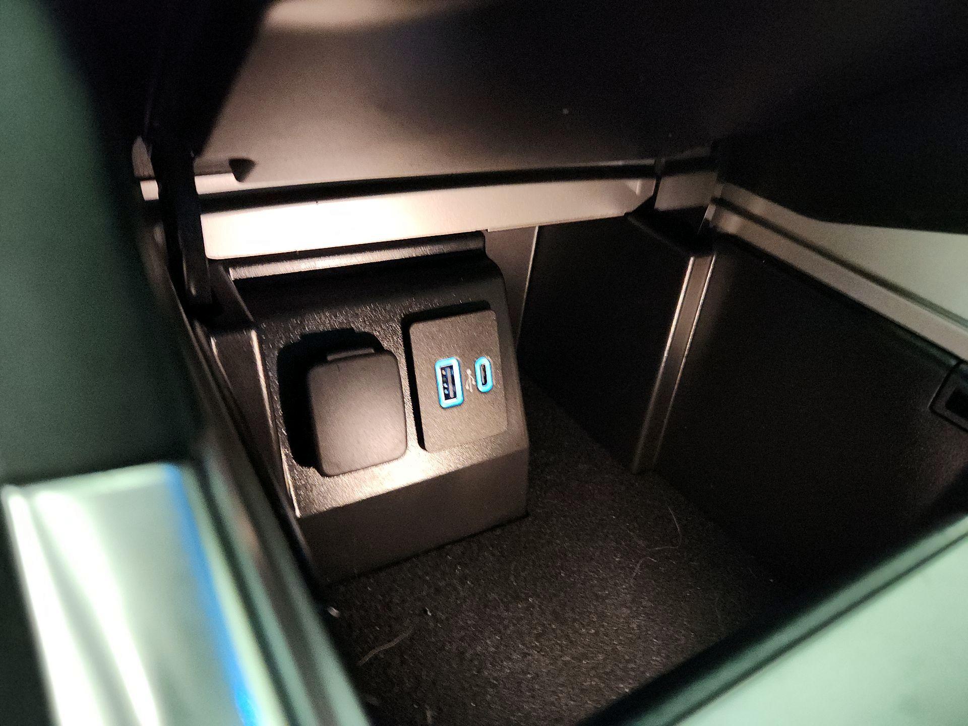 Thumbnail: 2023 Ford Explorer - 18