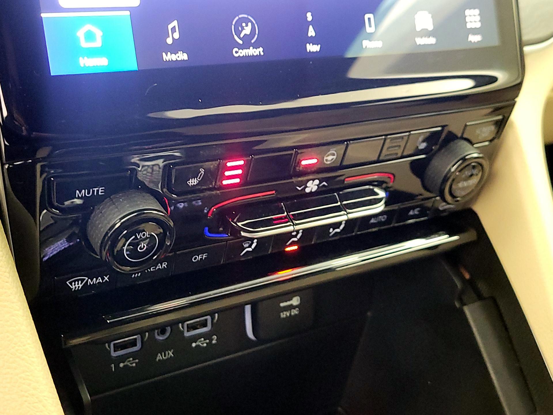 Thumbnail: 2024 Jeep Grand Cherokee - 17