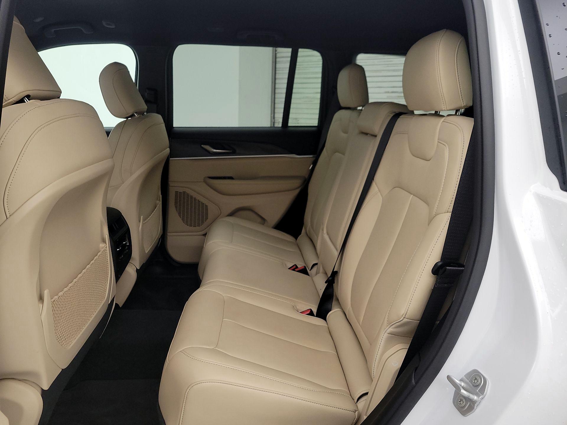 Thumbnail: 2024 Jeep Grand Cherokee - 20