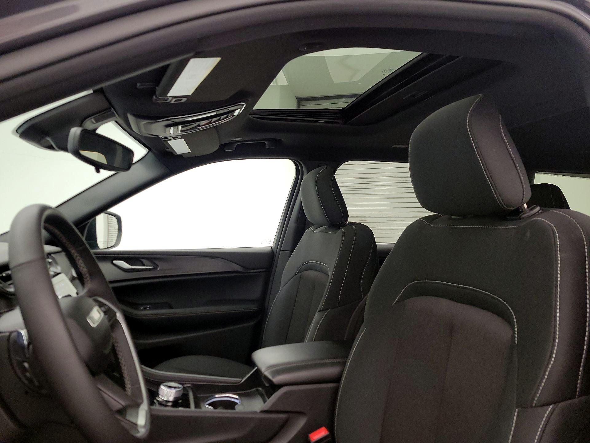 Thumbnail: 2024 Jeep Grand Cherokee L - 19