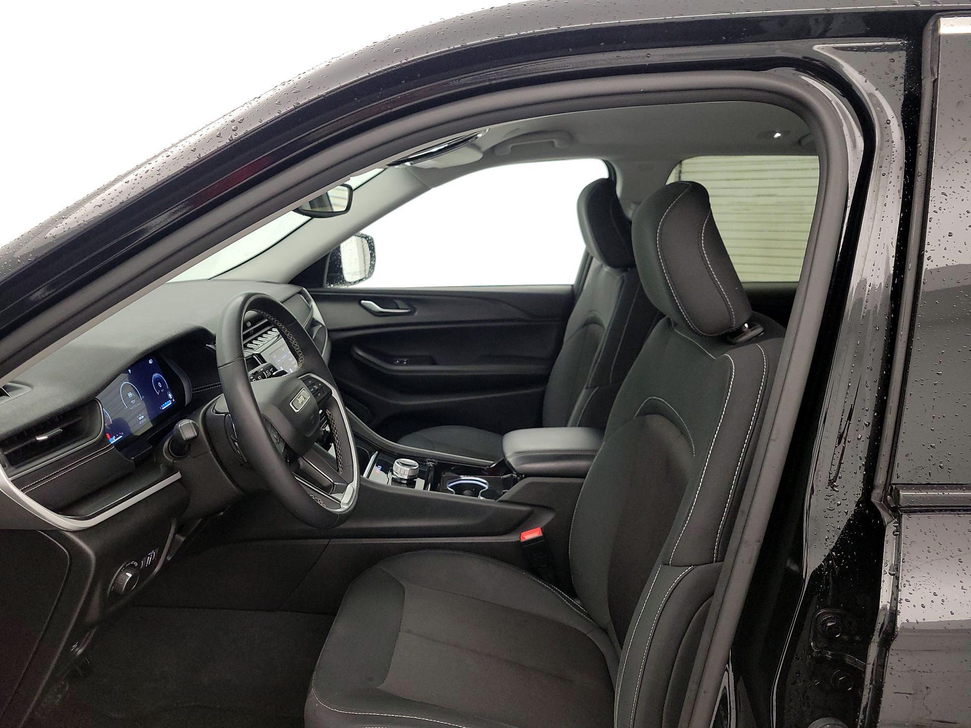 Thumbnail: 2023 Jeep Grand Cherokee - 11