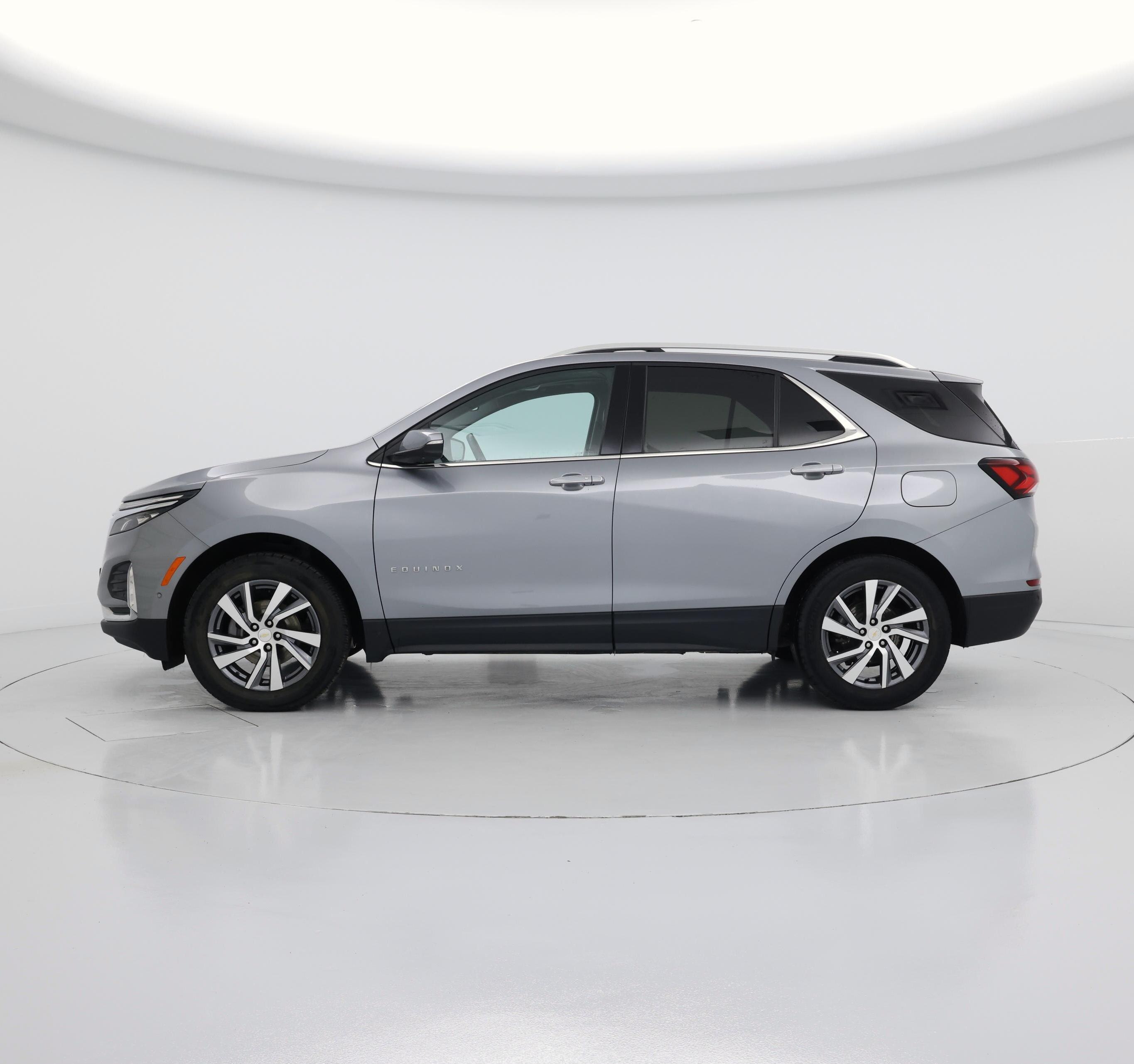 Thumbnail: 2023 Chevrolet Equinox - 3