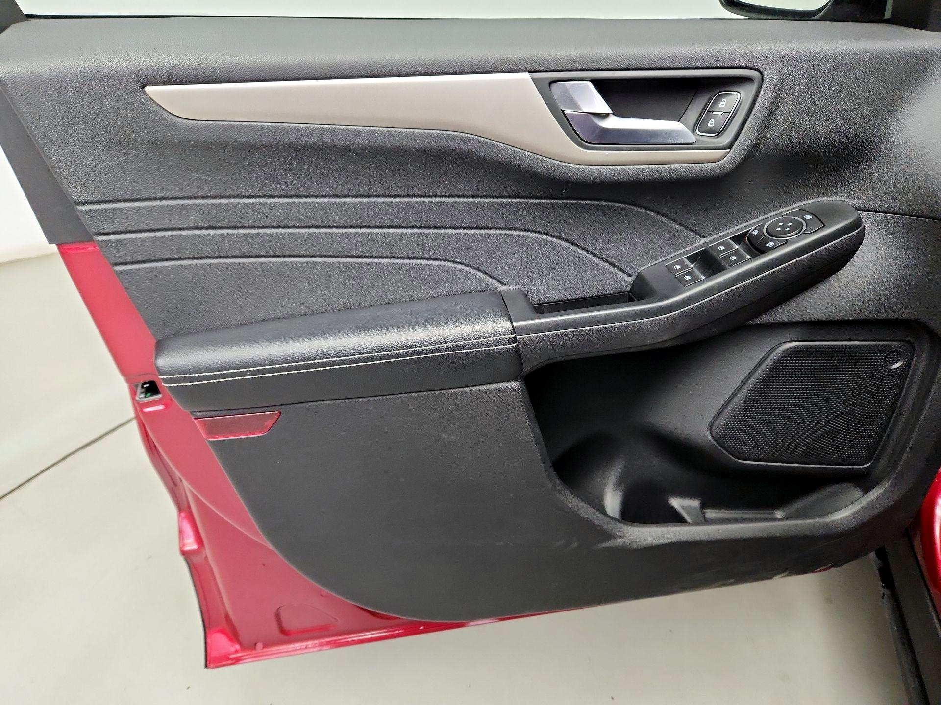 Thumbnail: 2022 Ford Escape - 12