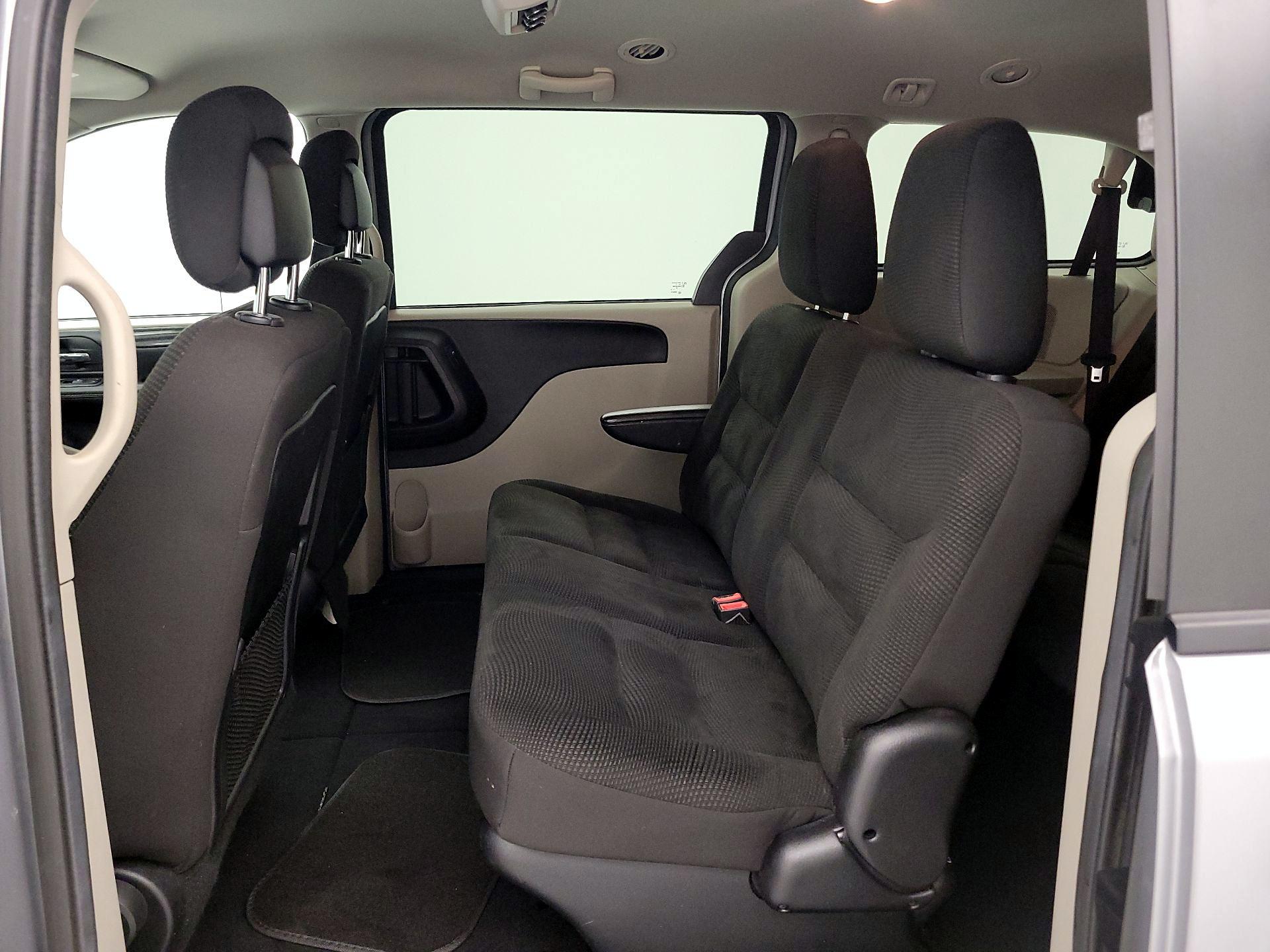 Thumbnail: 2020 Dodge Grand Caravan - 19