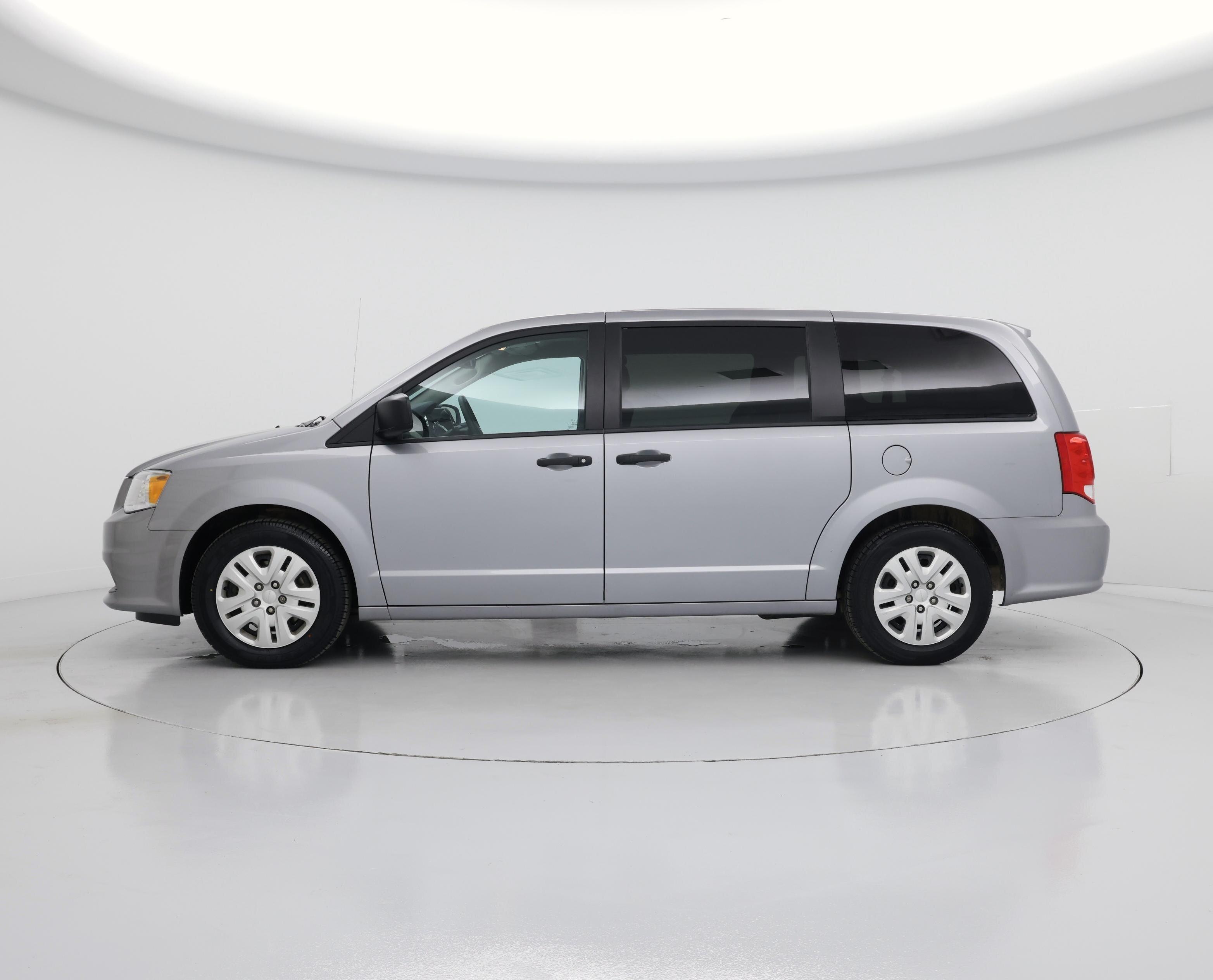 Thumbnail: 2020 Dodge Grand Caravan - 3