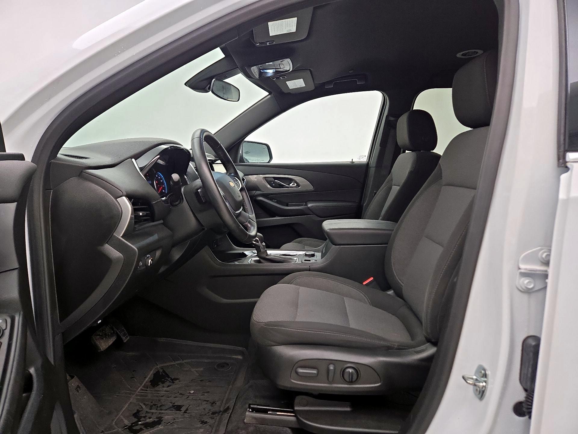 Thumbnail: 2023 Chevrolet Traverse - 11