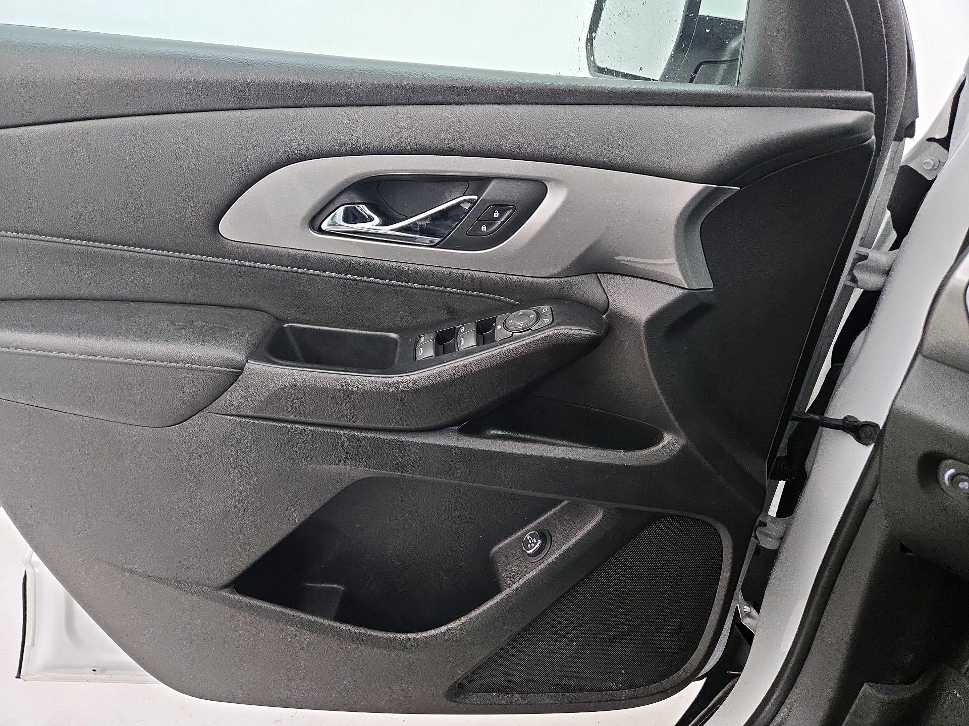 Thumbnail: 2023 Chevrolet Traverse - 12