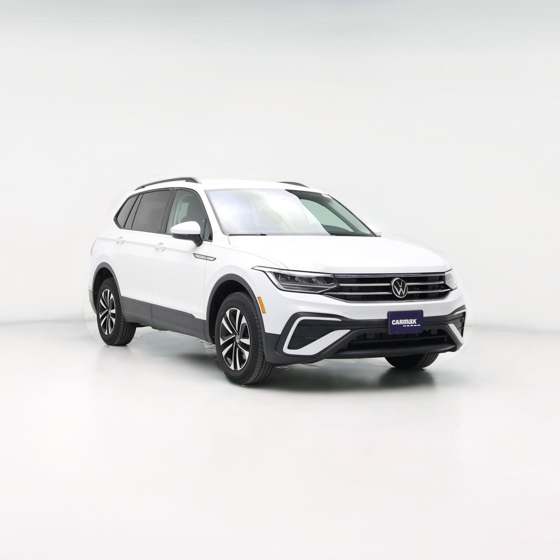 Thumbnail: 2022 Volkswagen Tiguan - 1