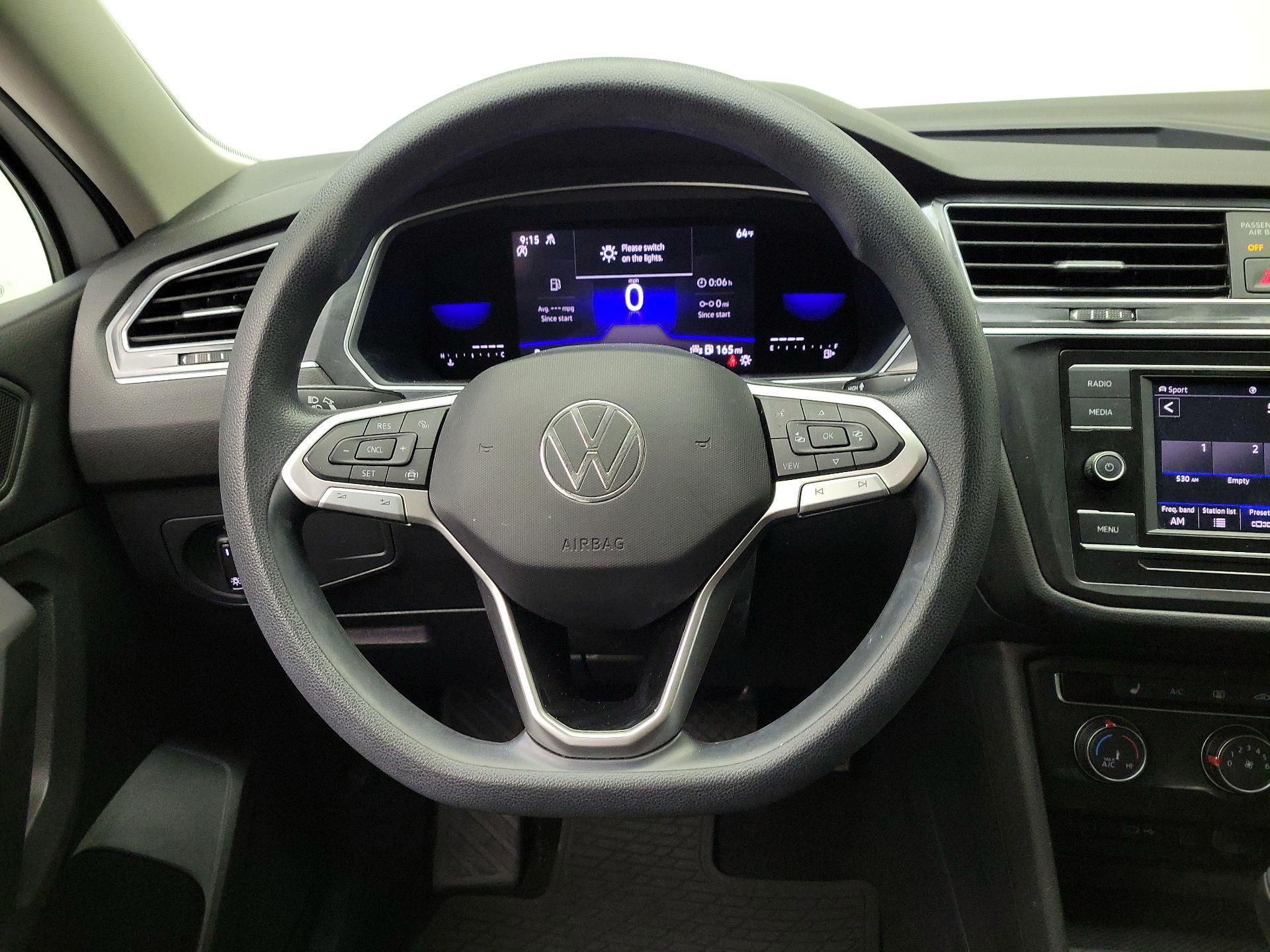 Thumbnail: 2022 Volkswagen Tiguan - 10