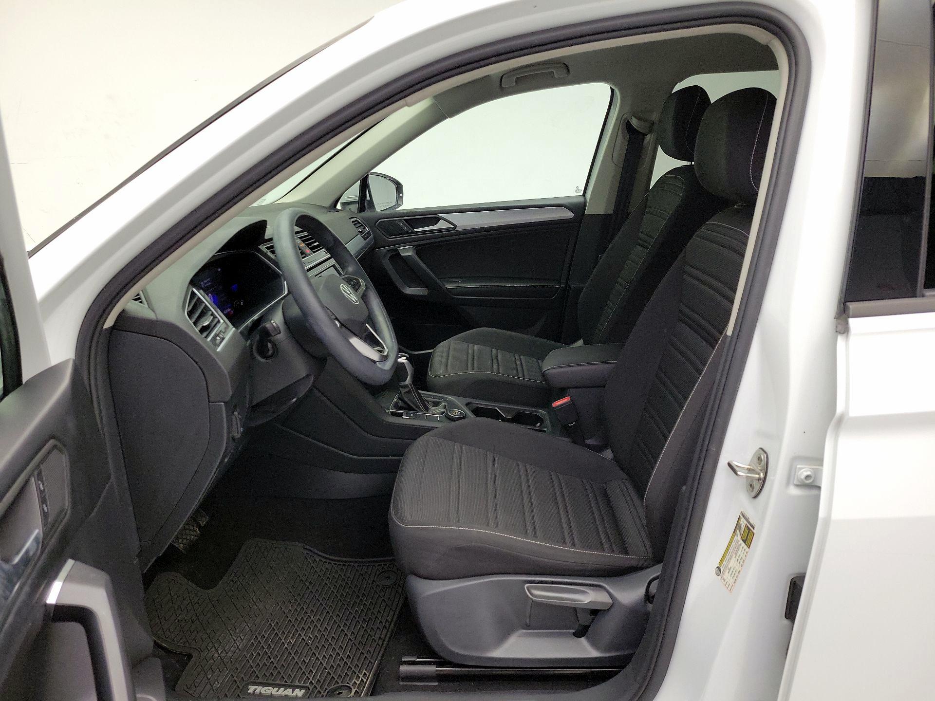 Thumbnail: 2022 Volkswagen Tiguan - 11