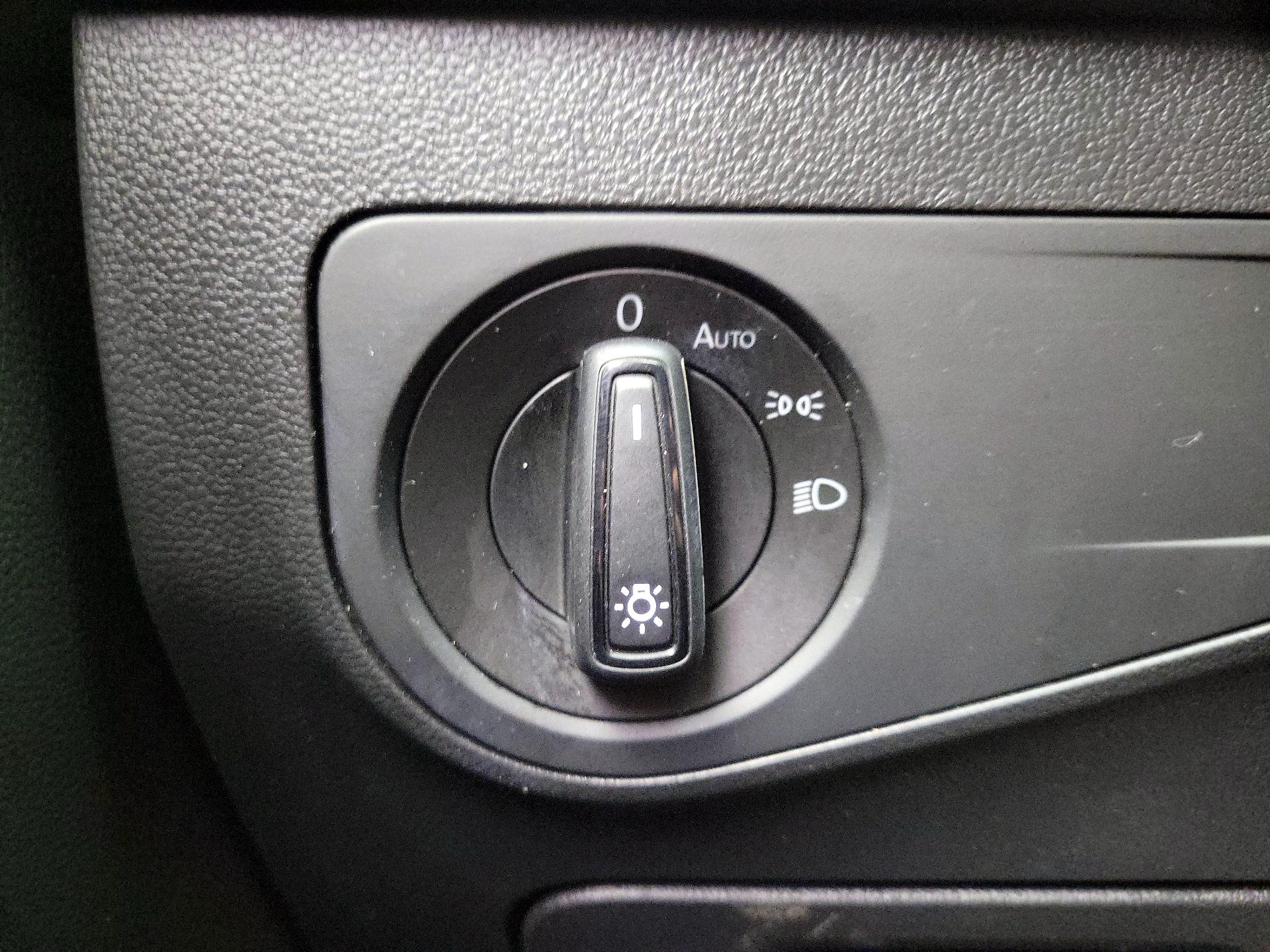 Thumbnail: 2022 Volkswagen Tiguan - 13