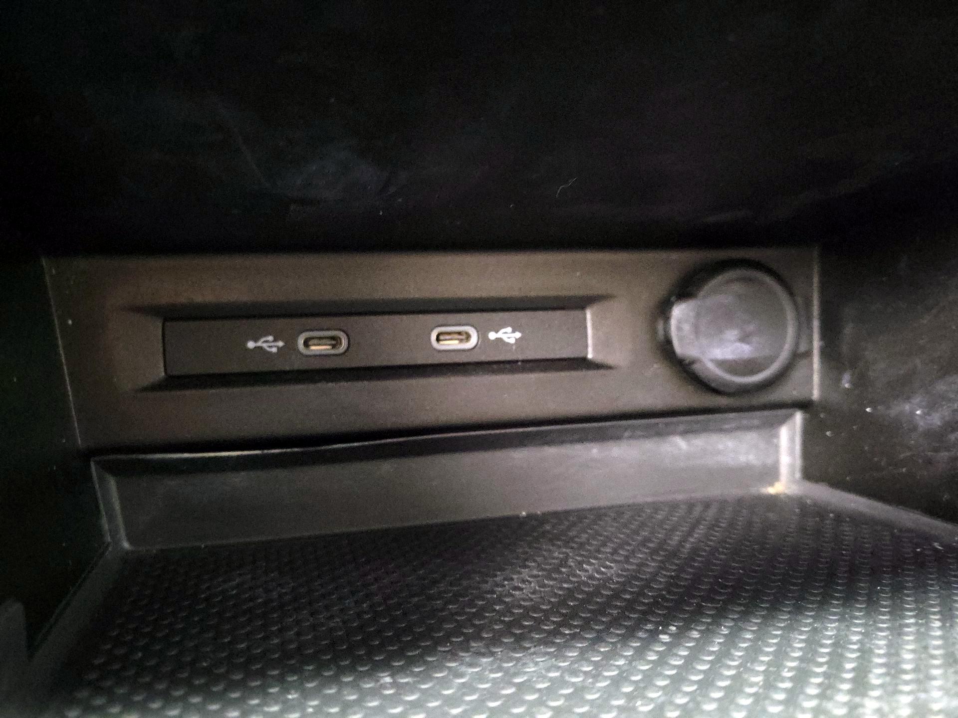 Thumbnail: 2022 Volkswagen Tiguan - 18