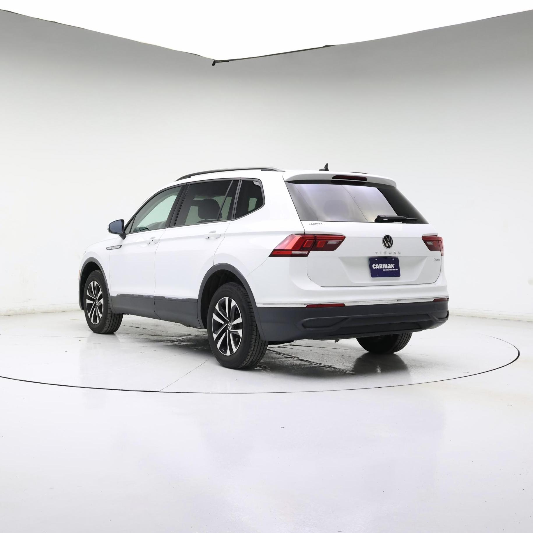 Thumbnail: 2022 Volkswagen Tiguan - 2