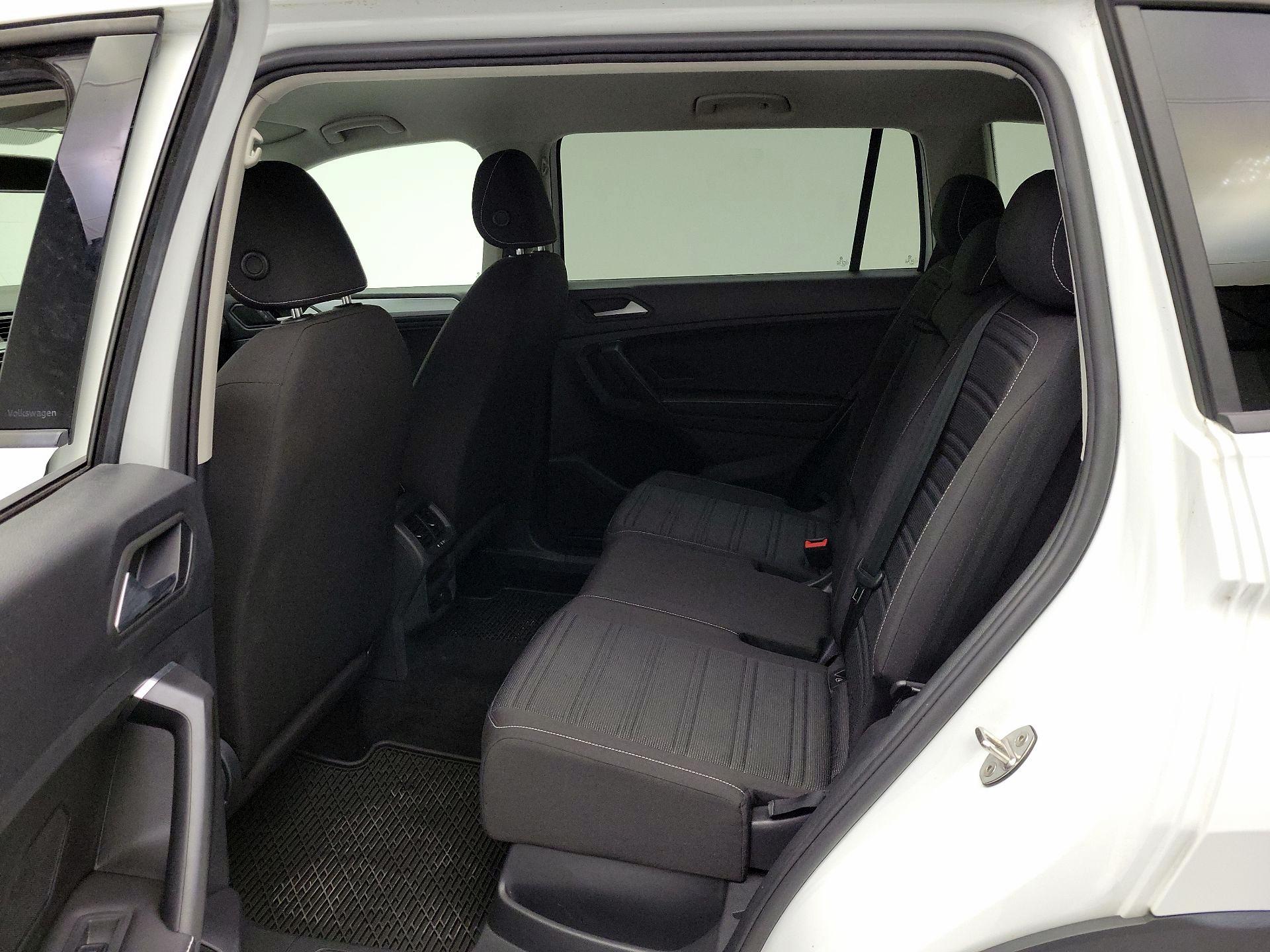 Thumbnail: 2022 Volkswagen Tiguan - 19