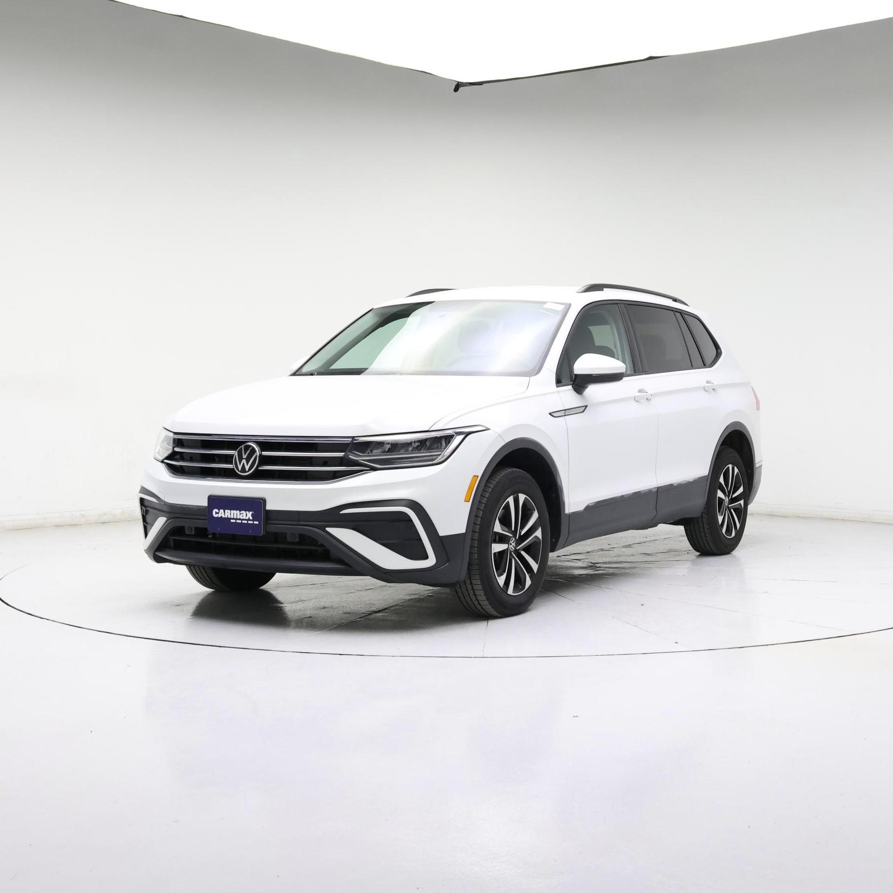 Thumbnail: 2022 Volkswagen Tiguan - 4
