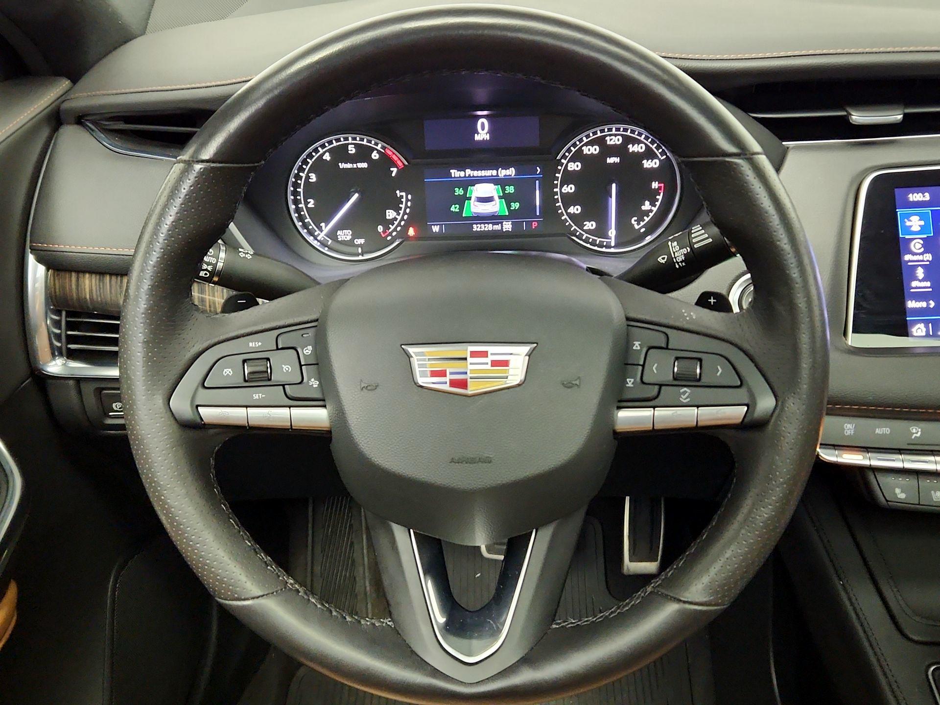 Thumbnail: 2023 Cadillac XT4 - 10
